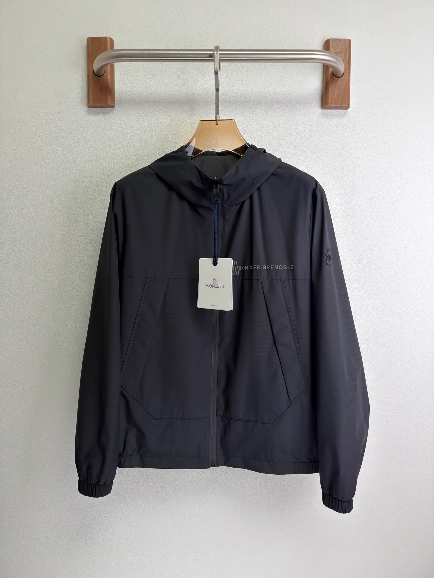 Куртки И Пуховики Мужские Moncler 11230252