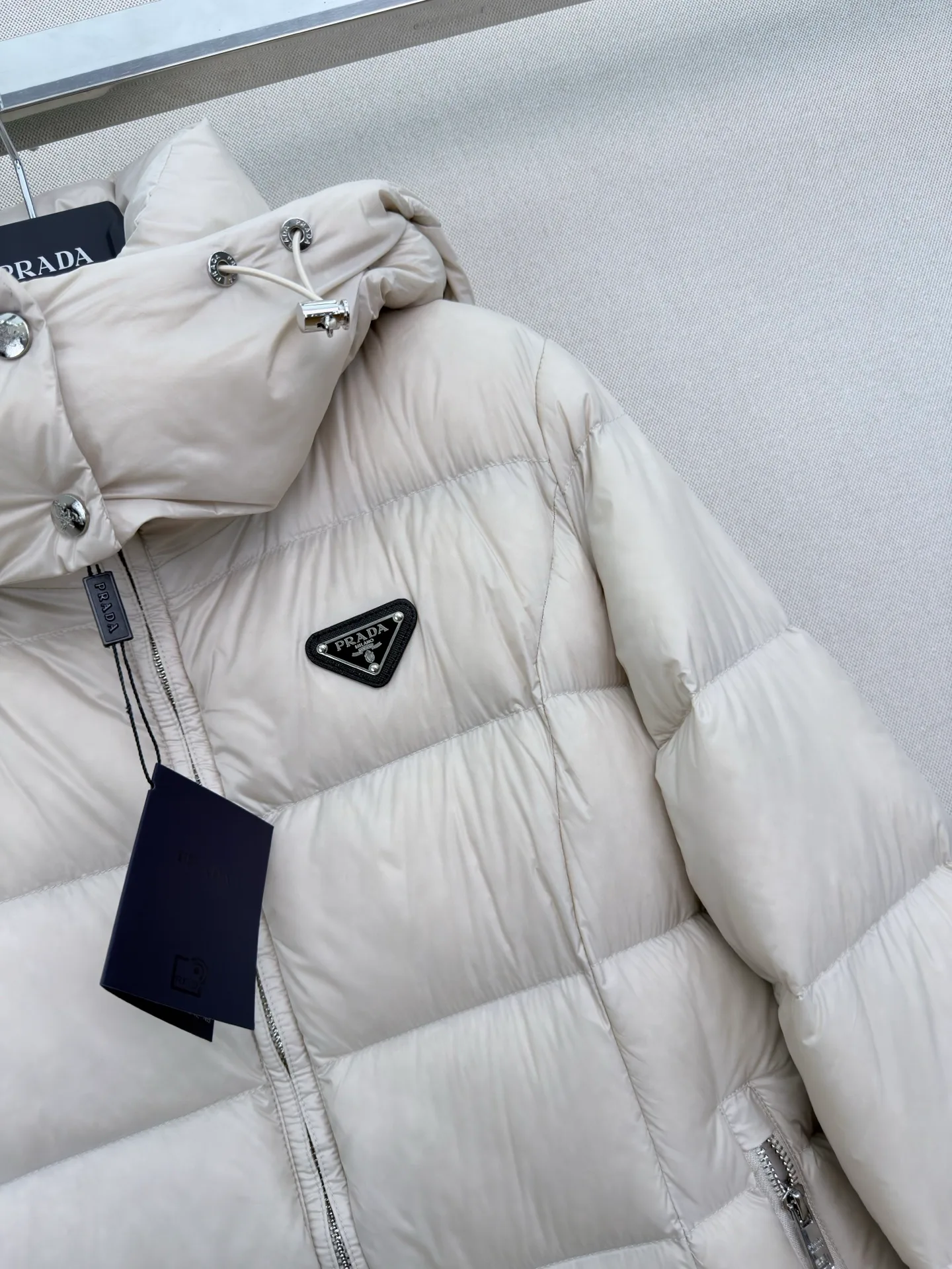 Куртки И Пуховики Женские Prada 18185808