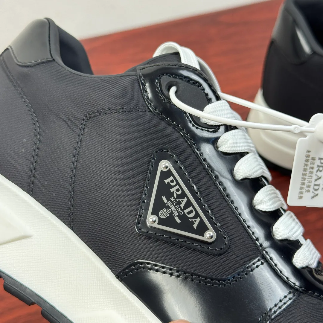 Кроссовки Мужские Prada 11211876