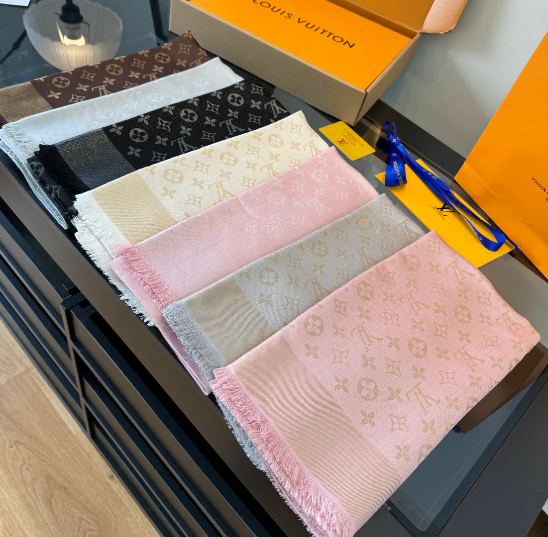 Шарфы Louis Vuitton 18104871