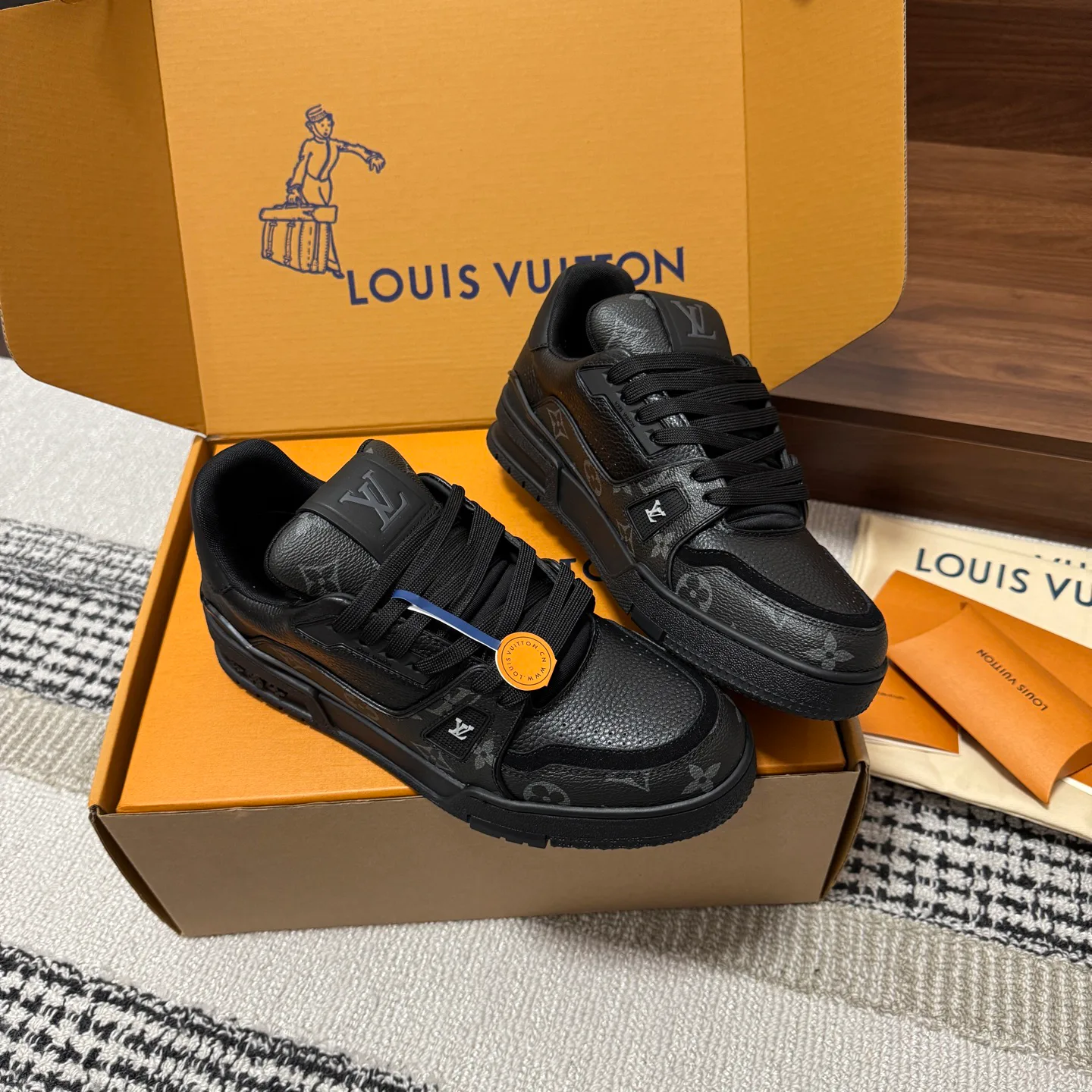 Кроссовки Женские Louis Vuitton 1546840