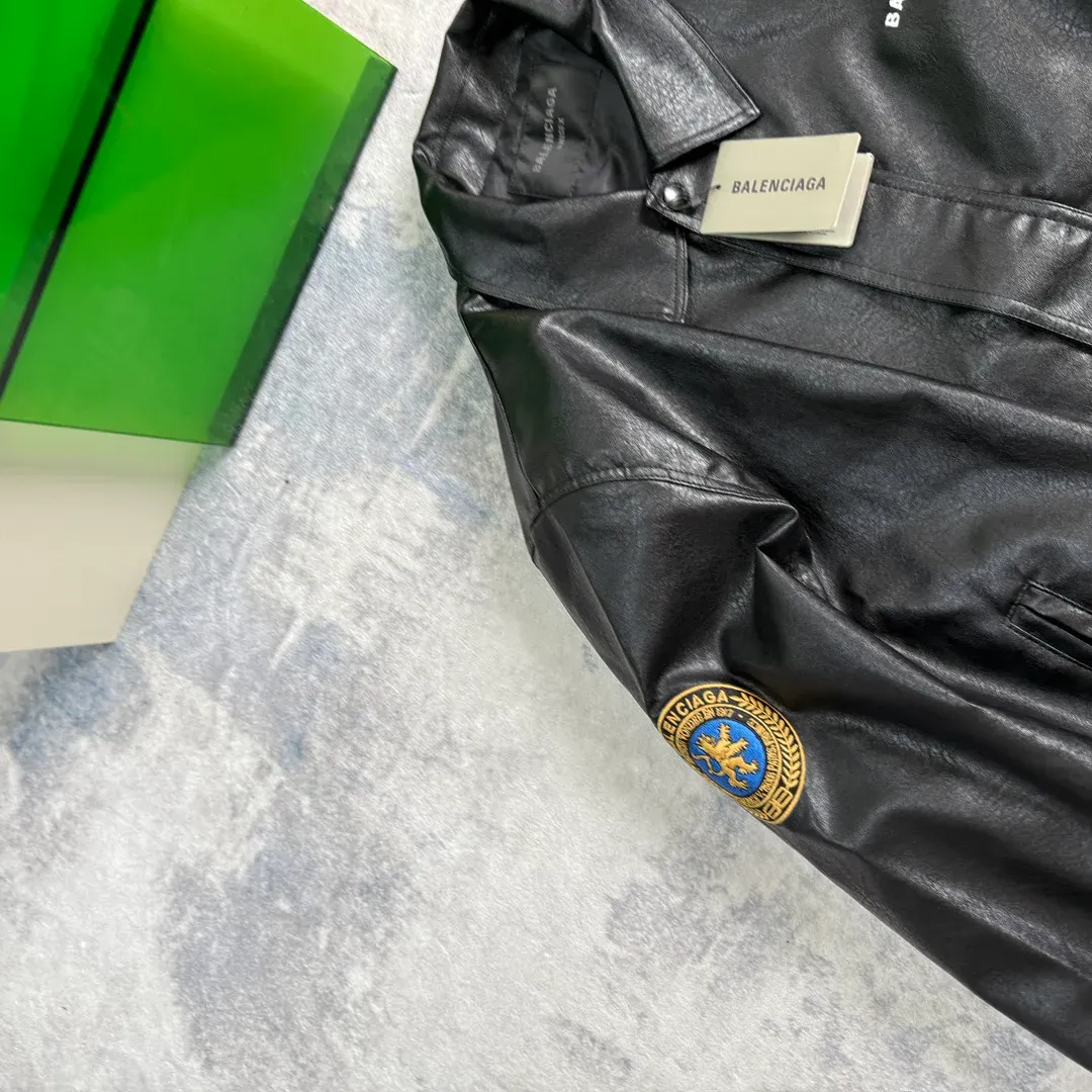 Куртки И Пуховики Женские Balenciaga 215424