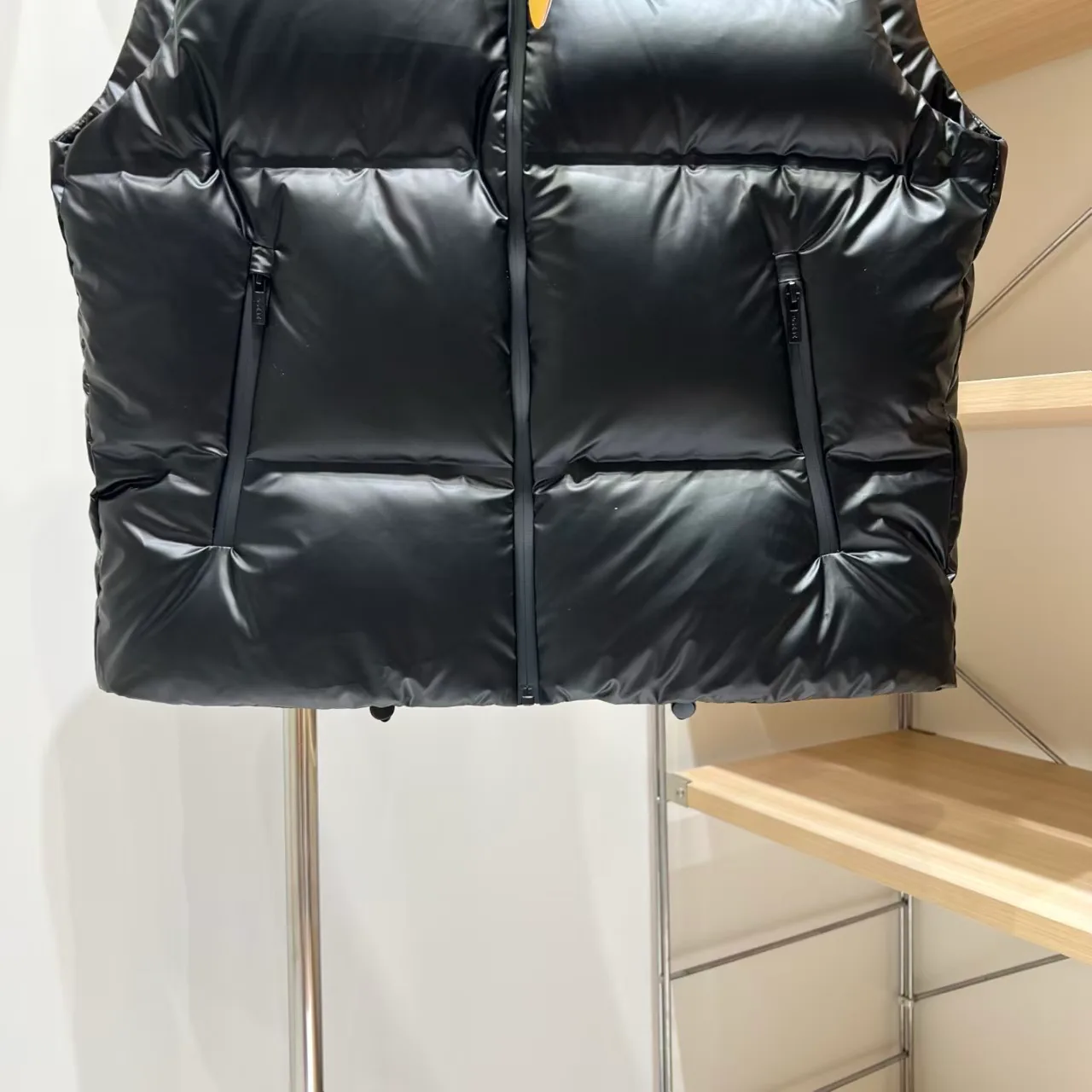 Жилеты Женские Prada 18131401