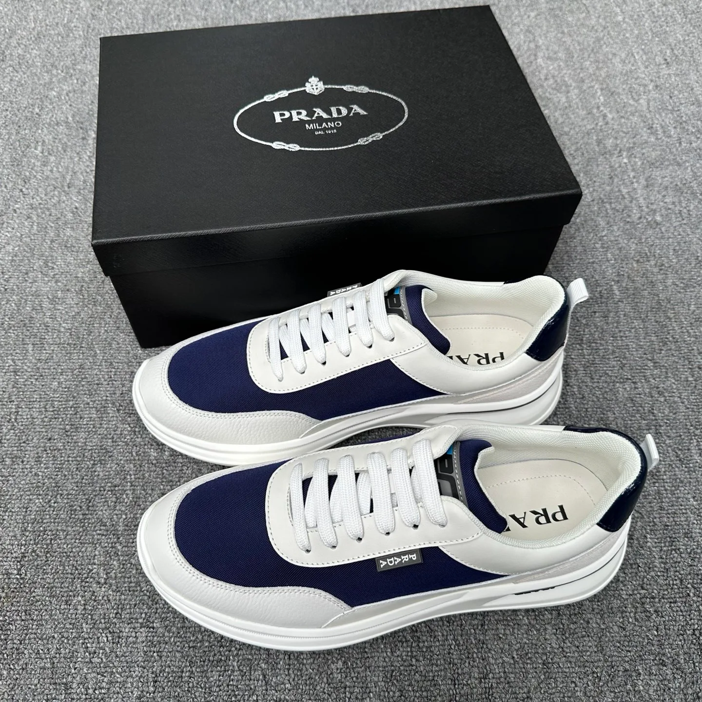Кроссовки Мужские Prada 18076342