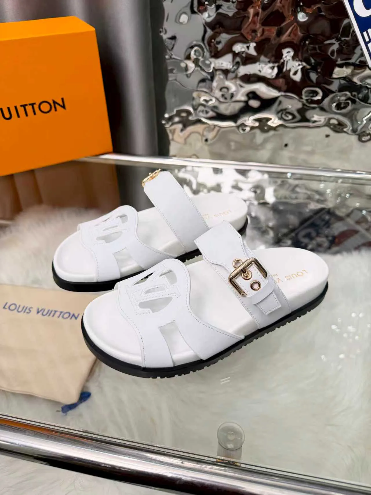 Шлепанцы Женские Louis Vuitton 11529444