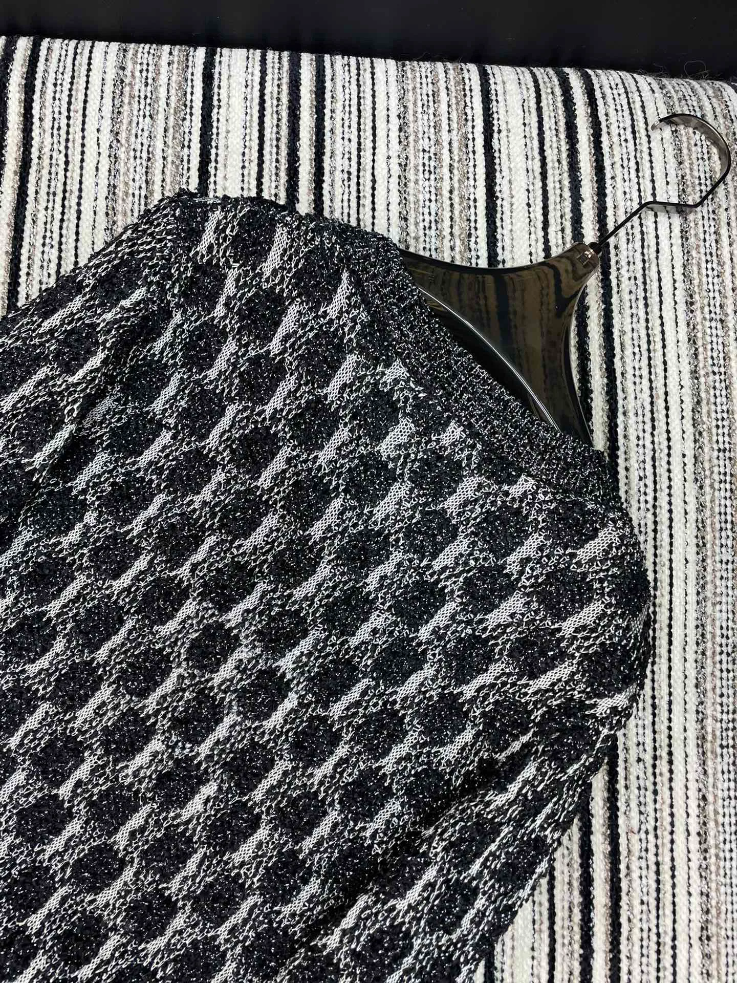 Джемперы И Свитеры Женские Chanel 811602