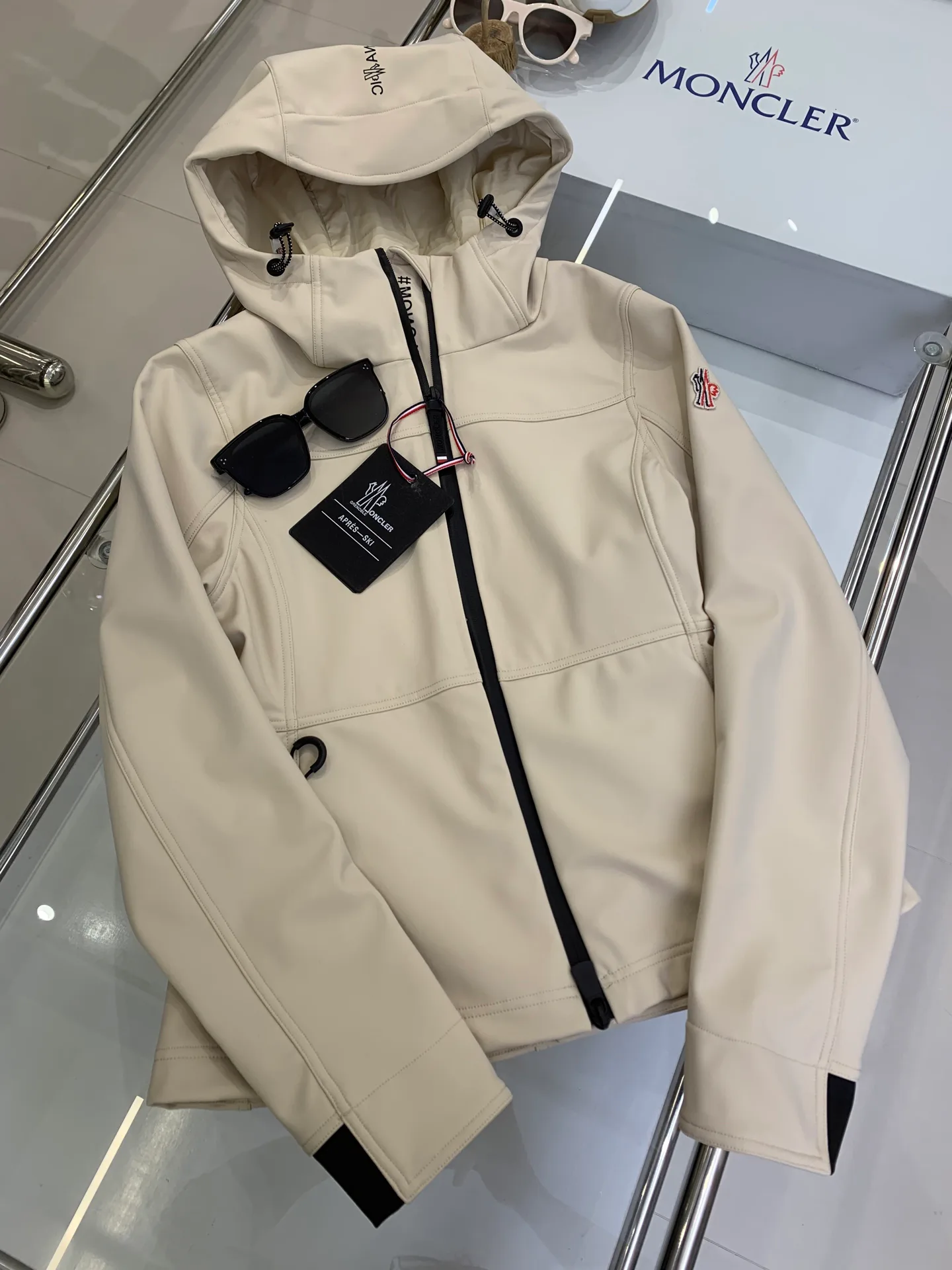 Куртки И Пуховики Женские Moncler 10248571