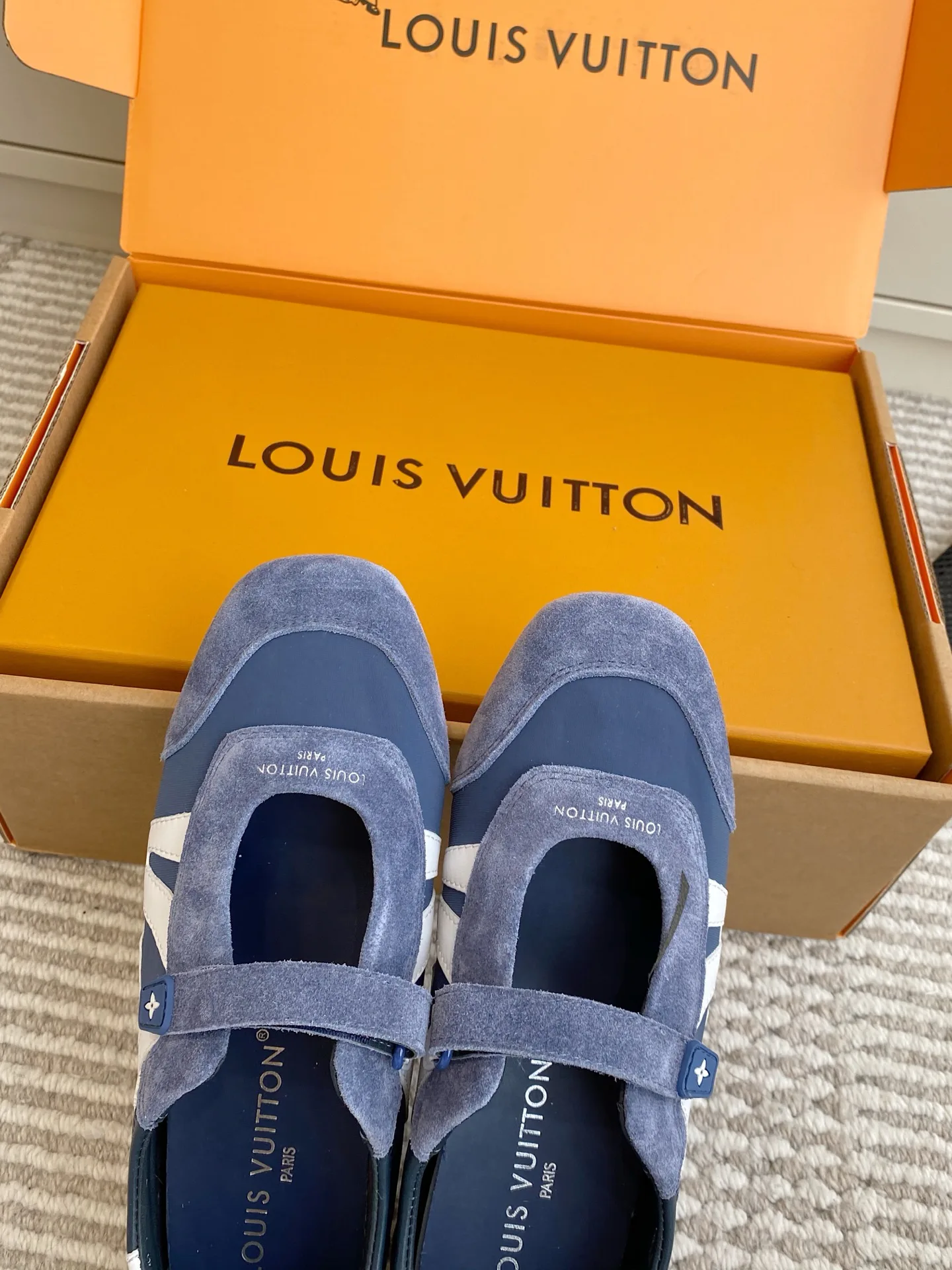 Кроссовки Женские Louis Vuitton 11304080