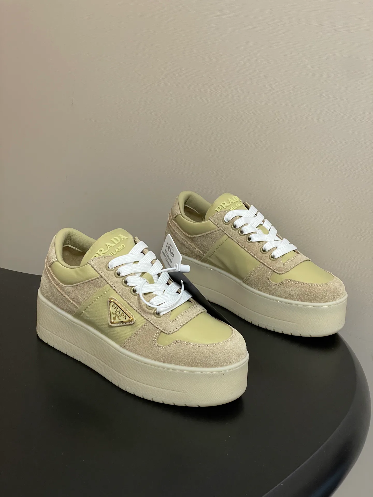Кроссовки Женские Prada 12810942