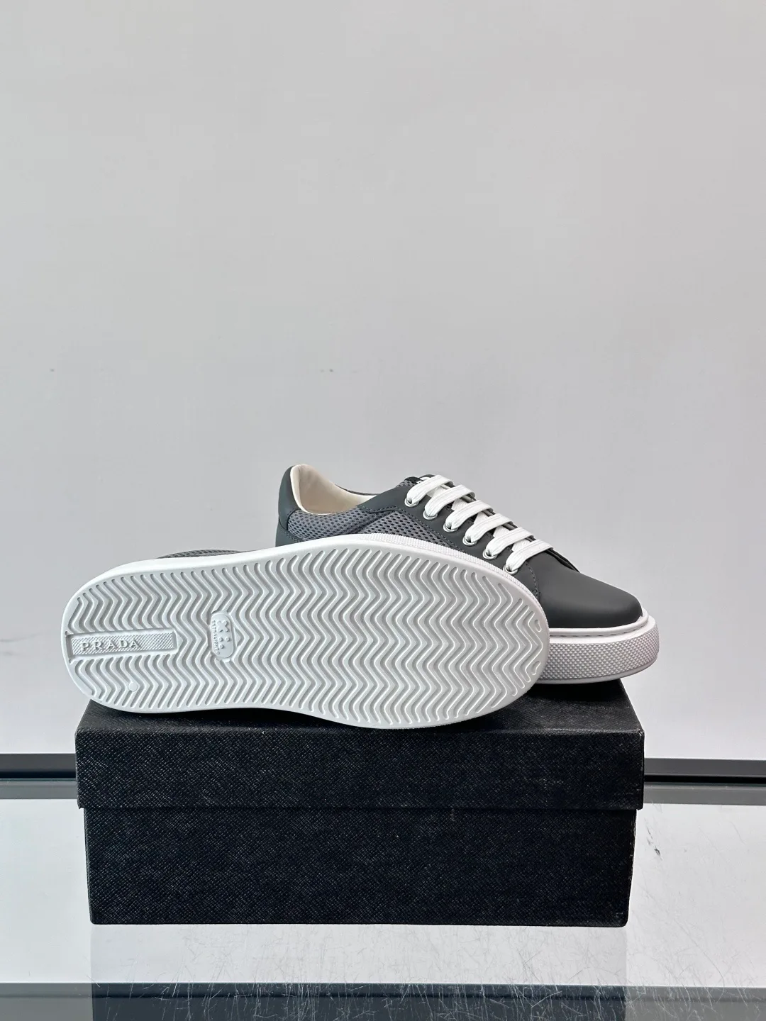 Кроссовки Женские Prada 17497963