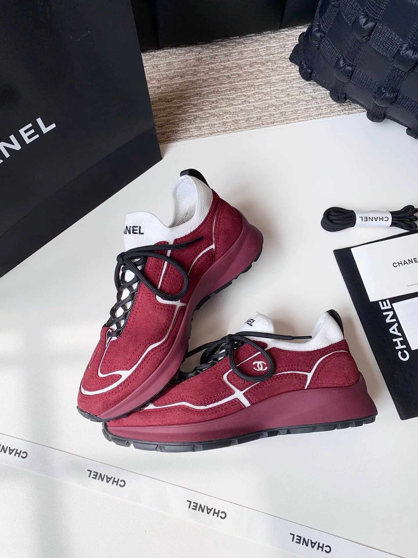 Кроссовки Женские Chanel 17990429