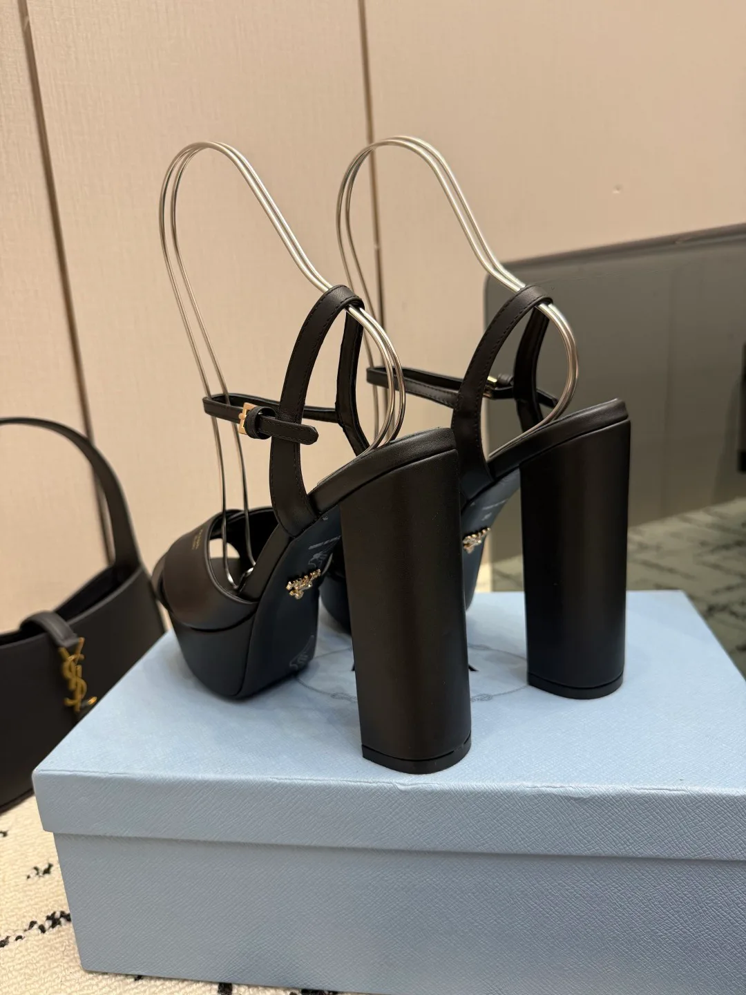Босоножки Женские Prada 19633430
