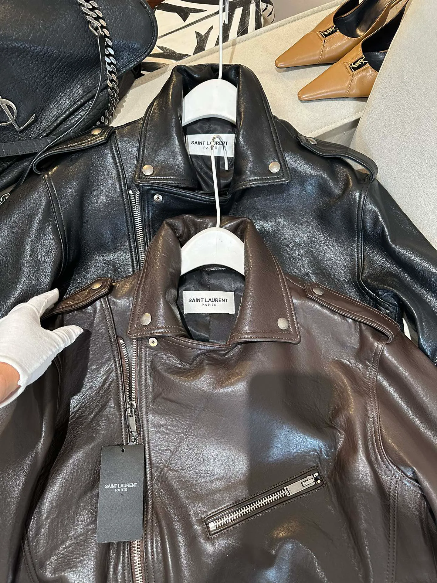 Кожаные Куртки И Дублёнки Женские Saint Laurent 11679688