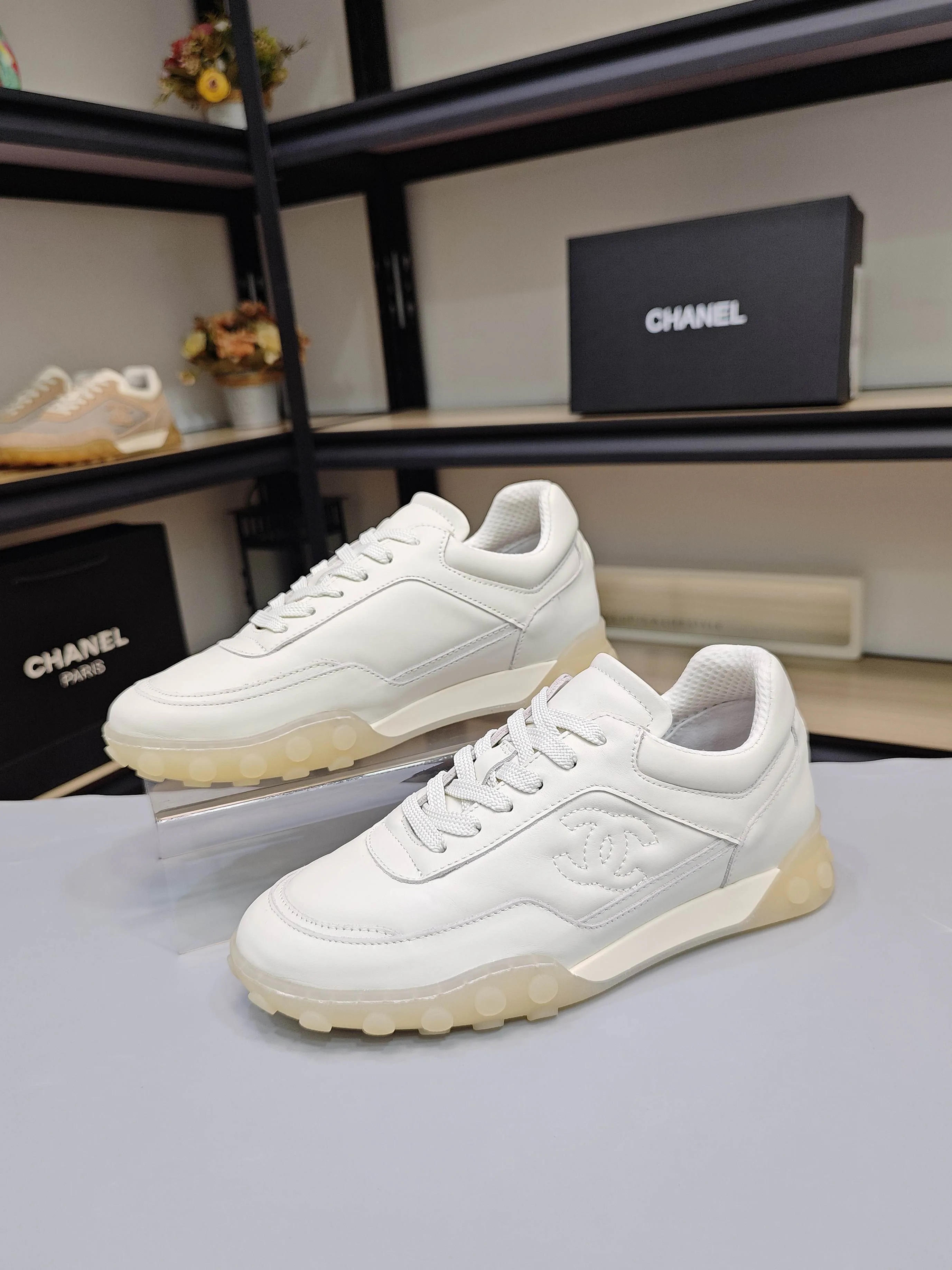 Кроссовки Женские Chanel 18760820