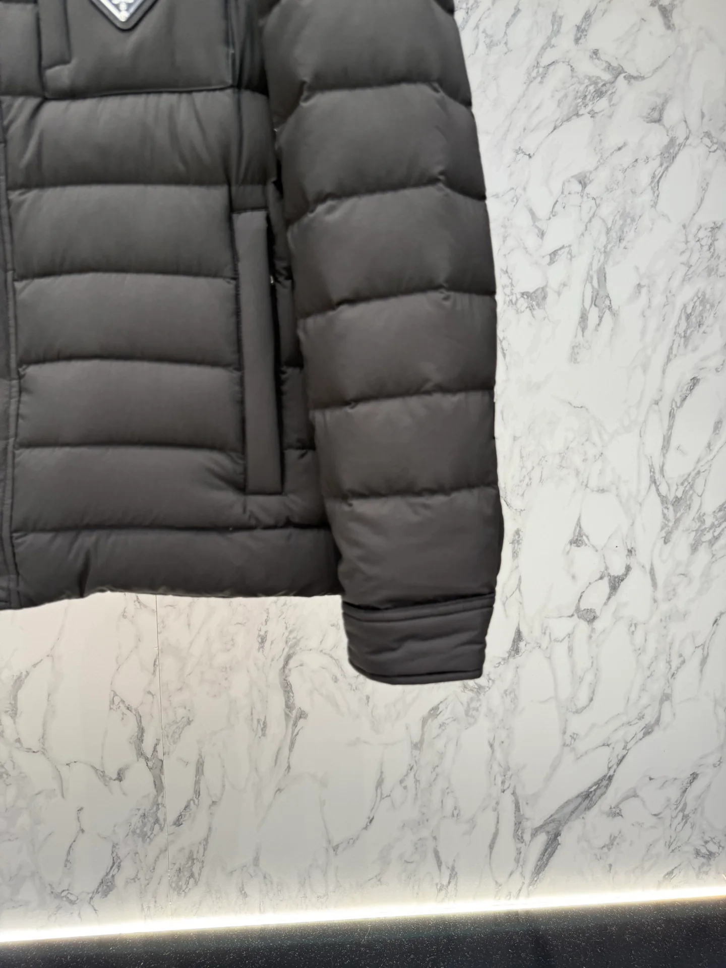 Куртки И Пуховики Женские Prada 18047778