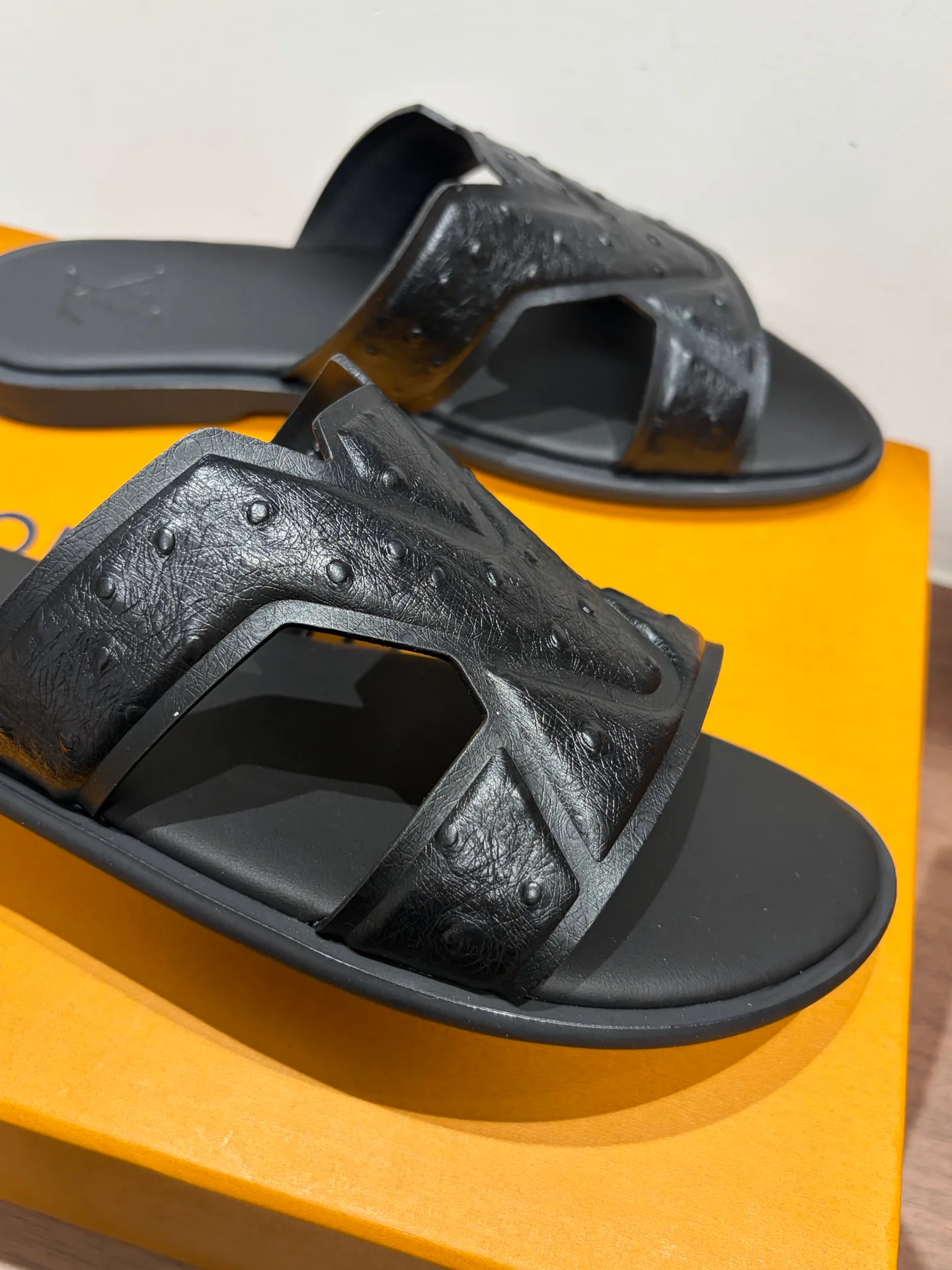 Шлепанцы Мужские Louis Vuitton 12826635