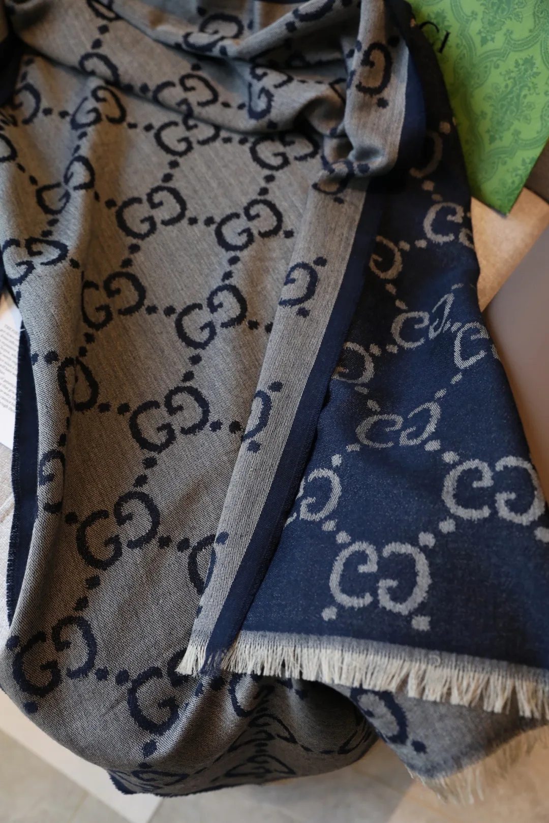 Шарфы Gucci 18265993