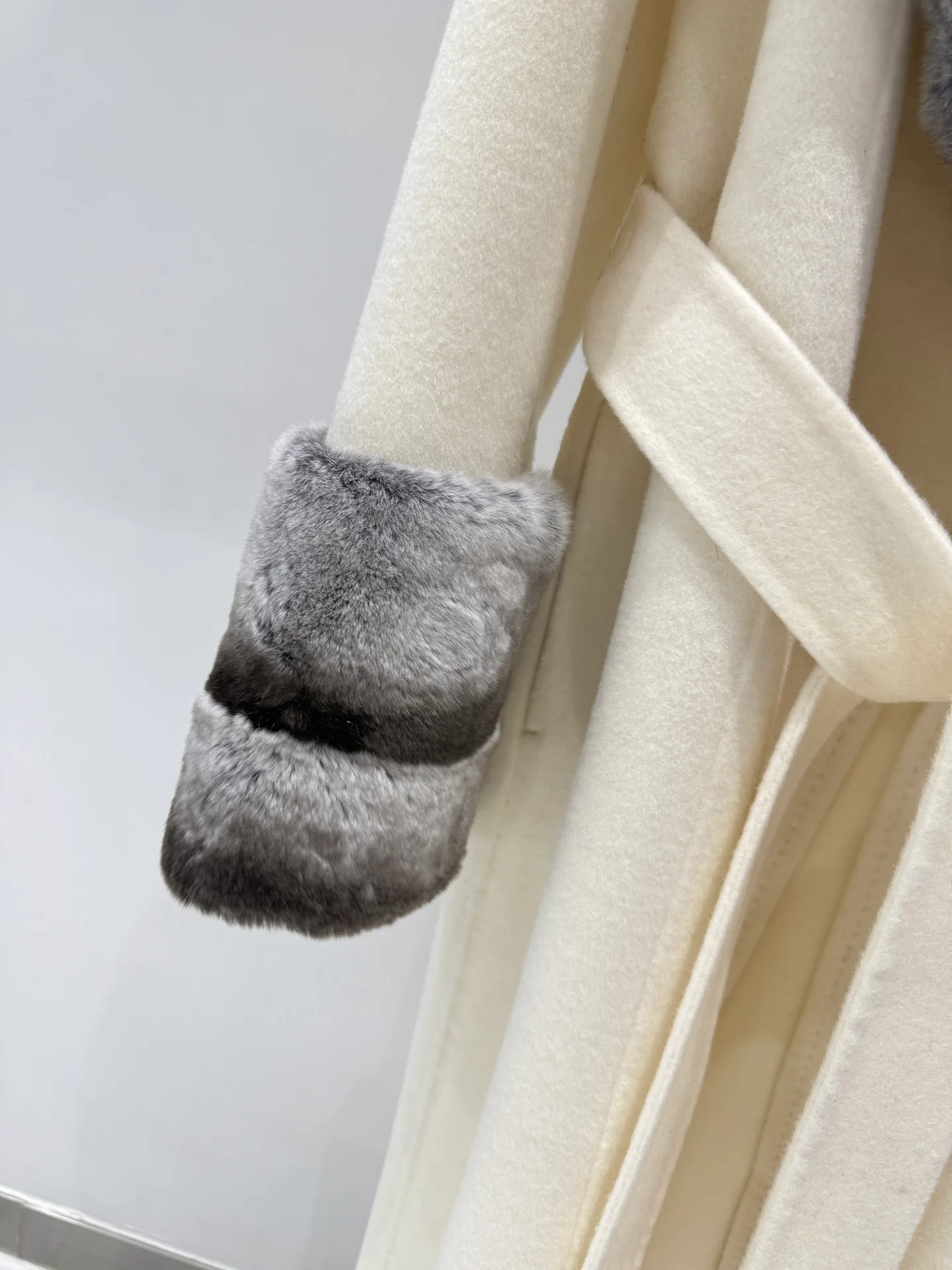 Пальто Женские Fendi 17933232