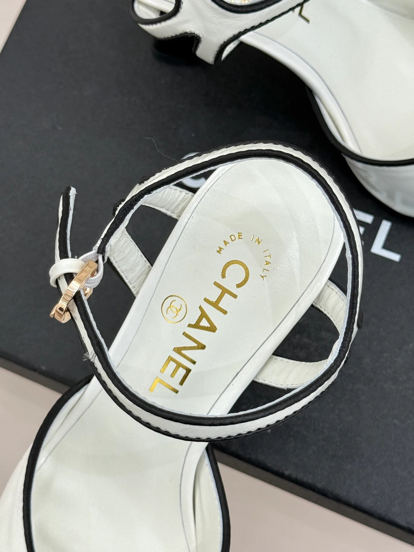 Босоножки Женские Chanel 11642187