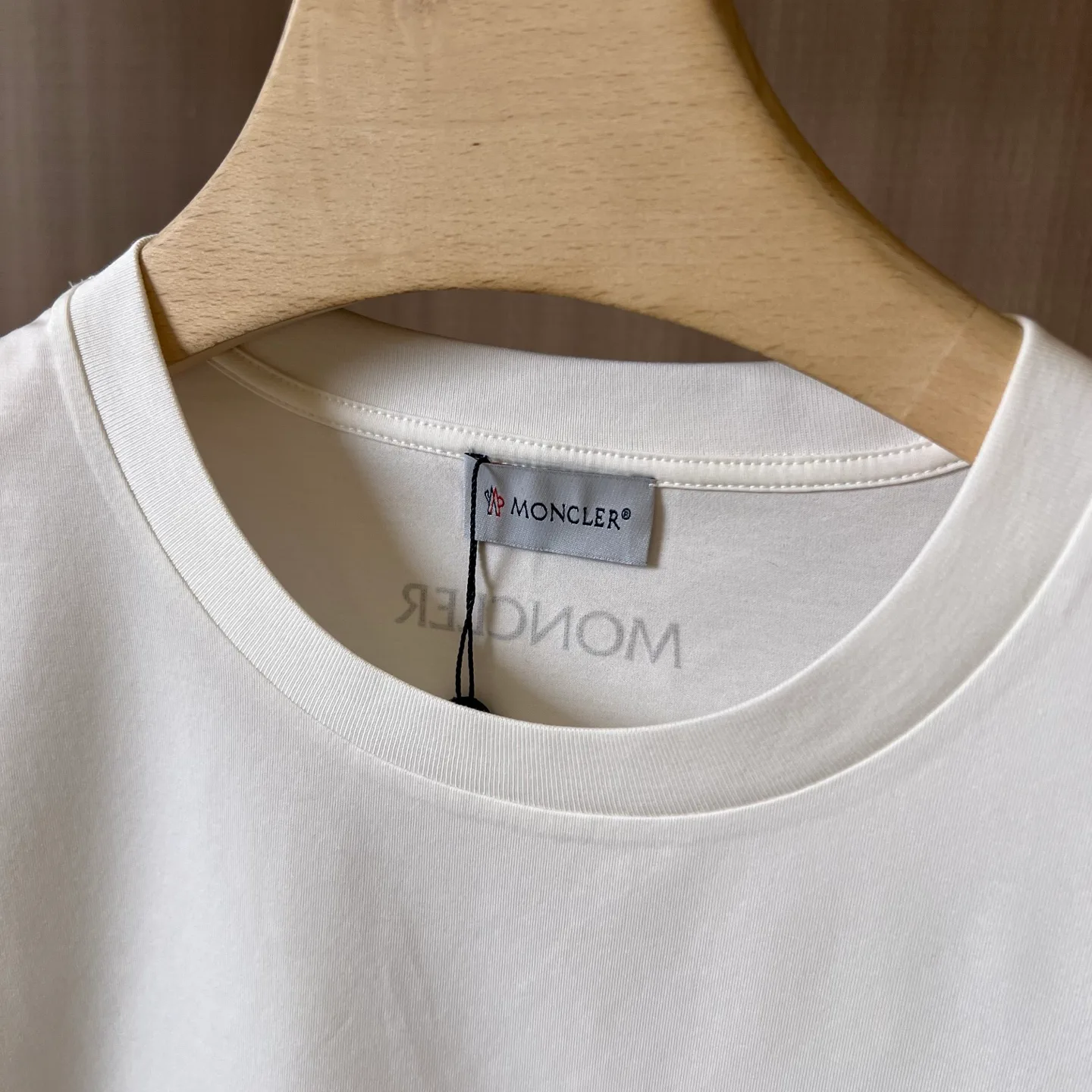 Футболки Женские Moncler 11000457