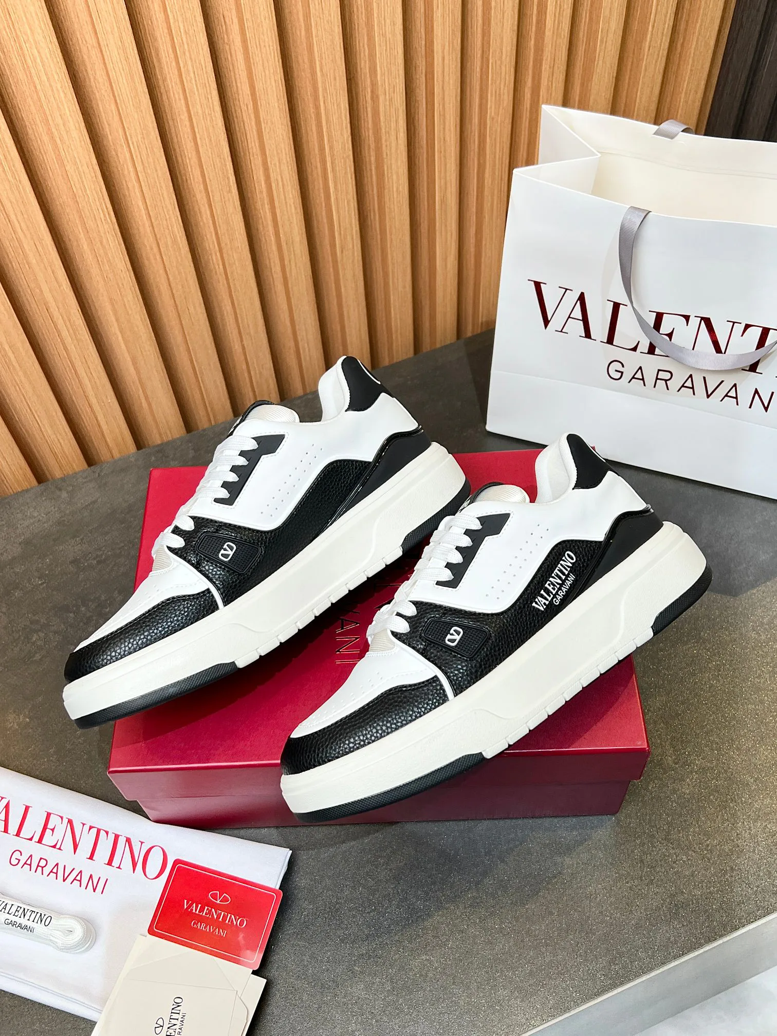 Кроссовки Женские Valentino 11707473