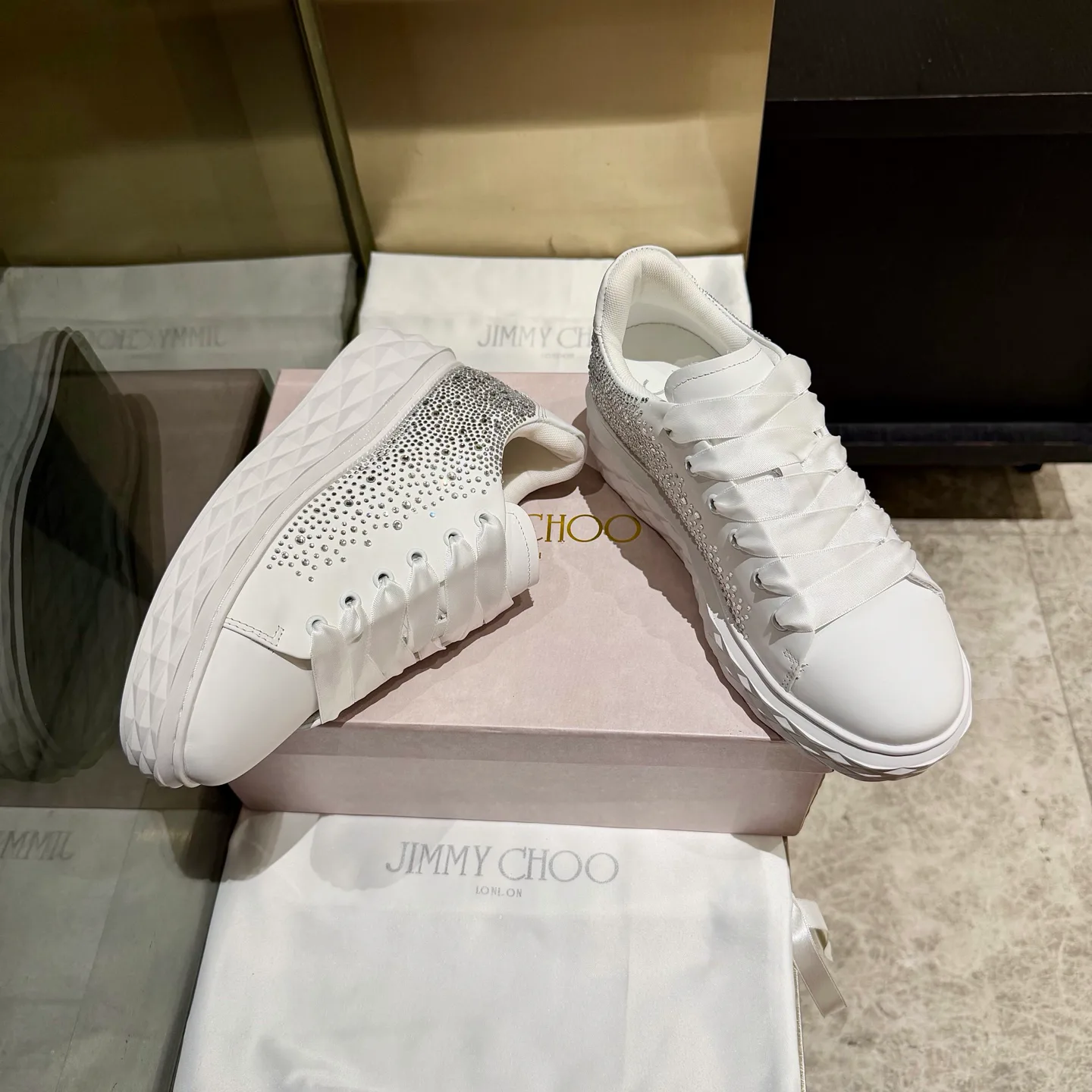 Кроссовки Женские Jimmy Choo 18104589