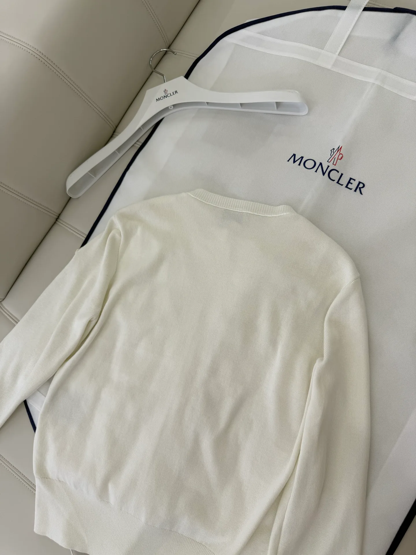 Куртки И Пуховики Женские Moncler 17122201