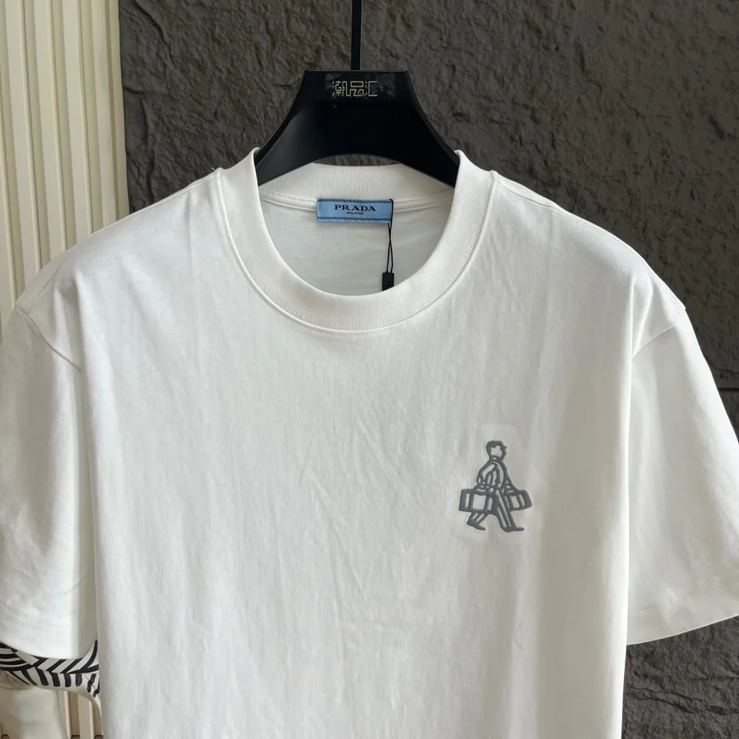 Футболки Женские Prada 448560