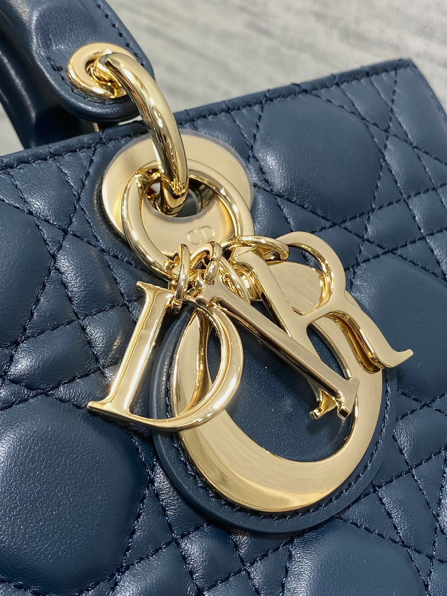 Классические Сумки Женские Christian Dior 17770369