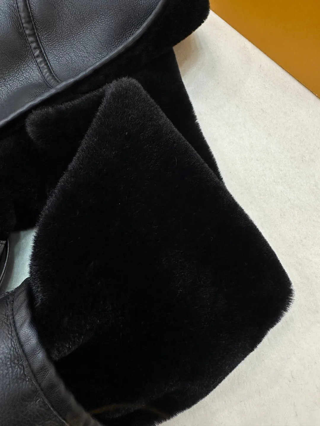 Кожаные Куртки И Дублёнки Женские Louis Vuitton 9983807