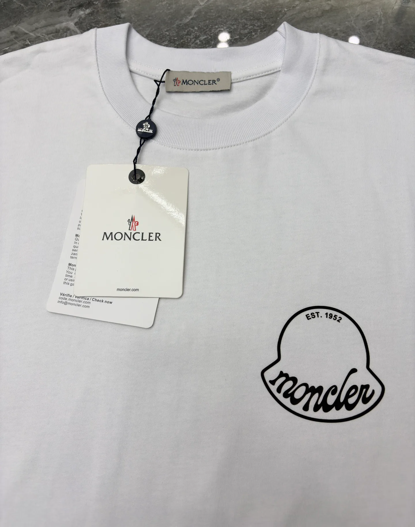 Футболки Женские Moncler 11424375