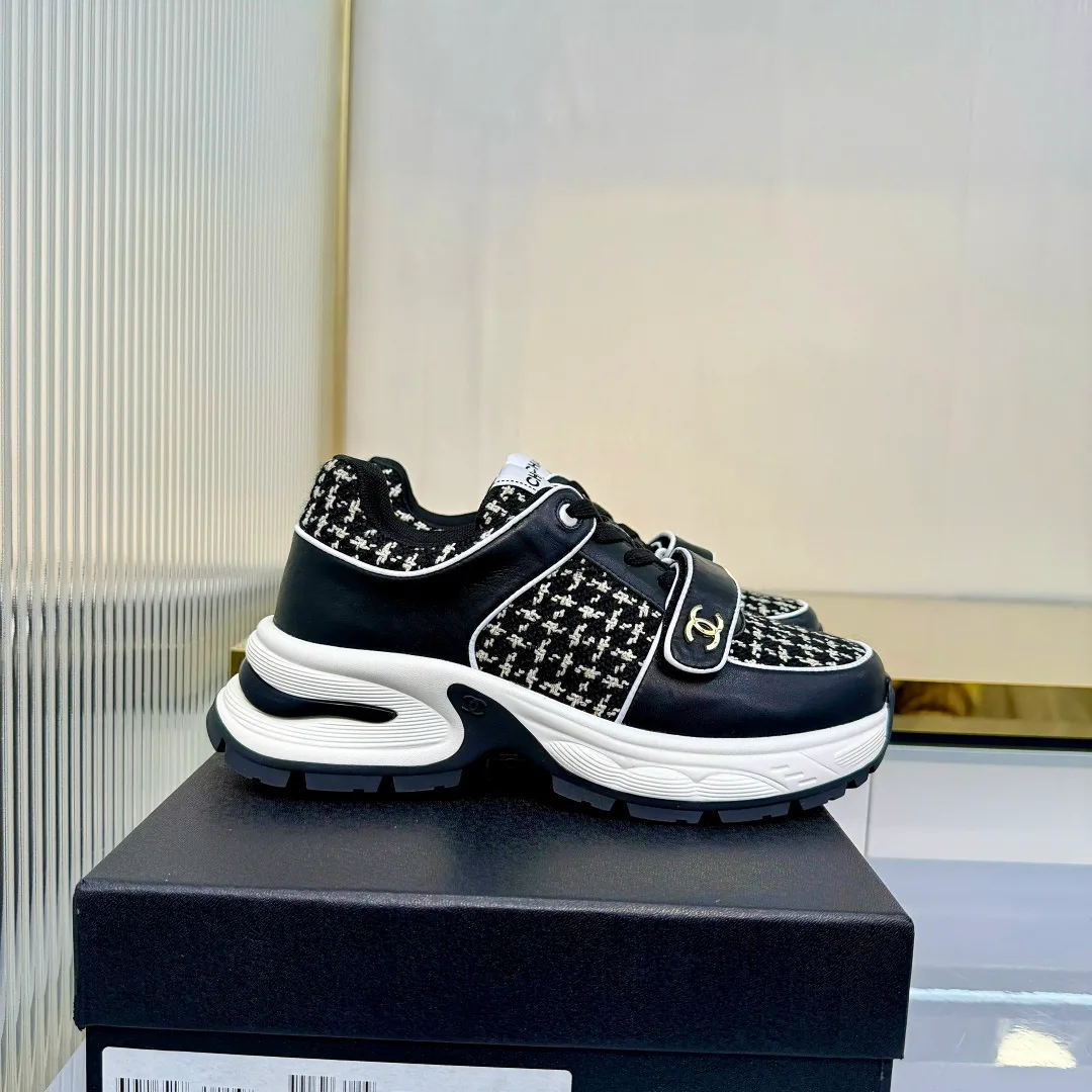 Кроссовки Женские Chanel 11396599