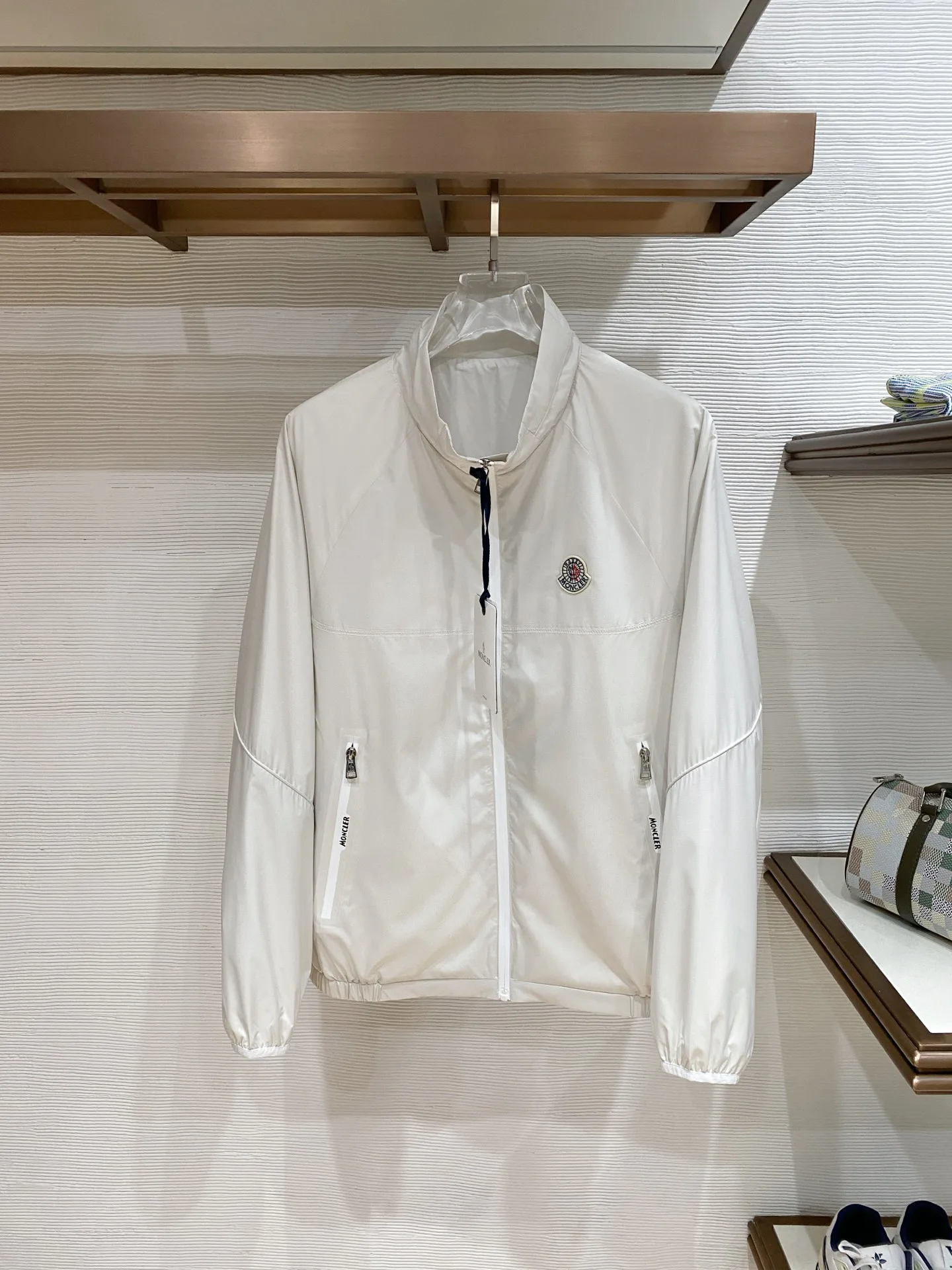 Куртки И Пуховики Мужские Moncler 11392172