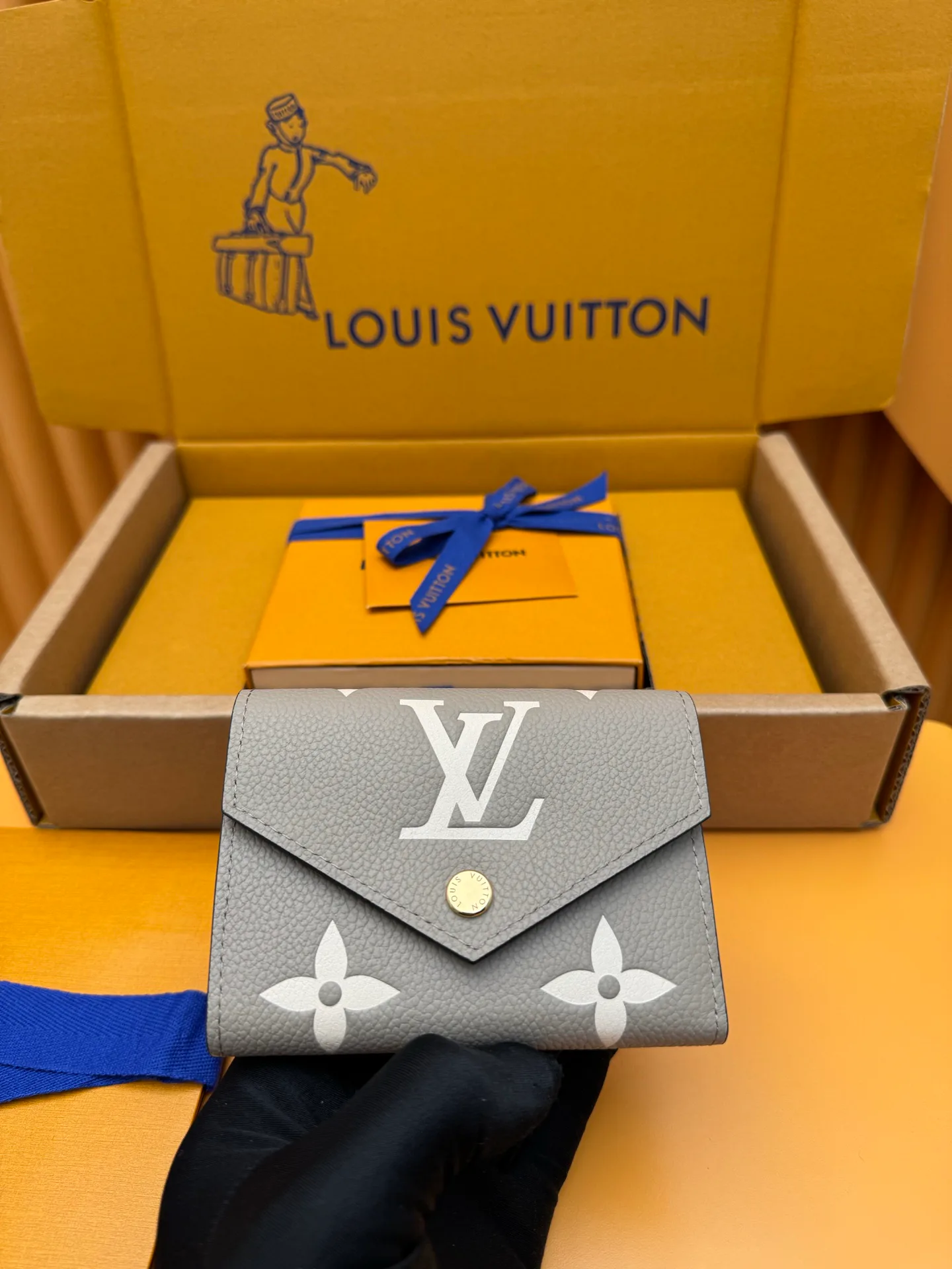 Клатчи Женские Louis Vuitton 1923364