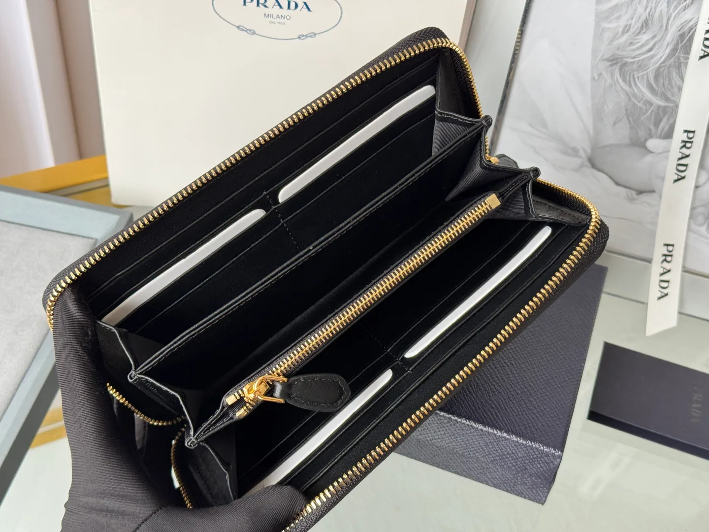 Клатчи Женские Prada 18000077