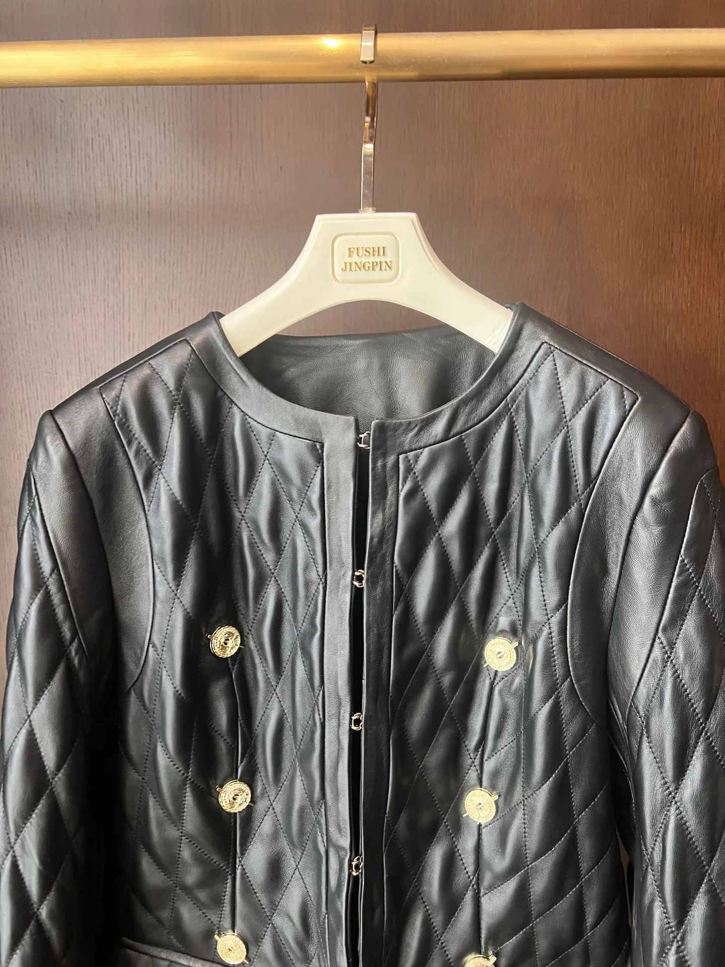 Кожаные Куртки И Дублёнки Женские Celine 9101667