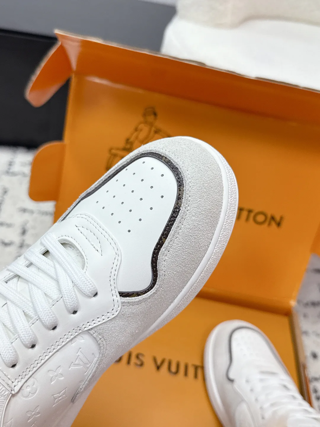 Кроссовки Женские Louis Vuitton 860621