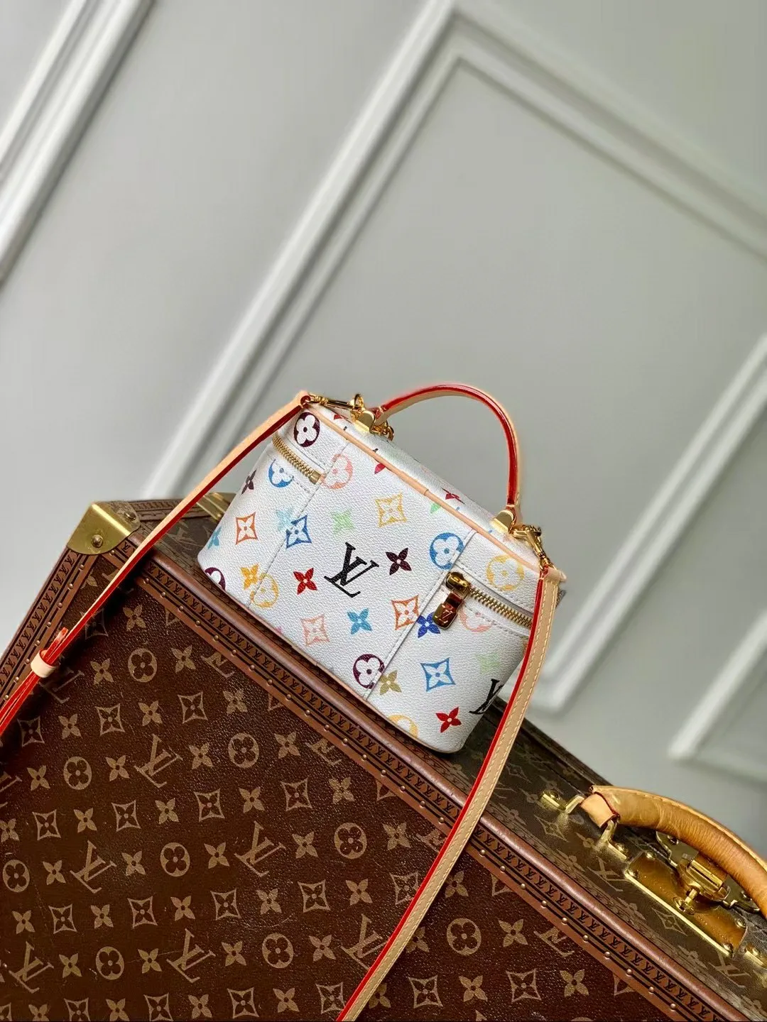 Классические Сумки Женские Louis Vuitton 18148121