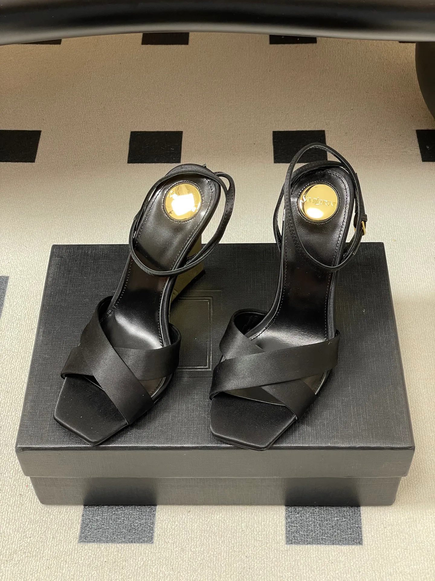 Босоножки Женские Saint Laurent 2597140