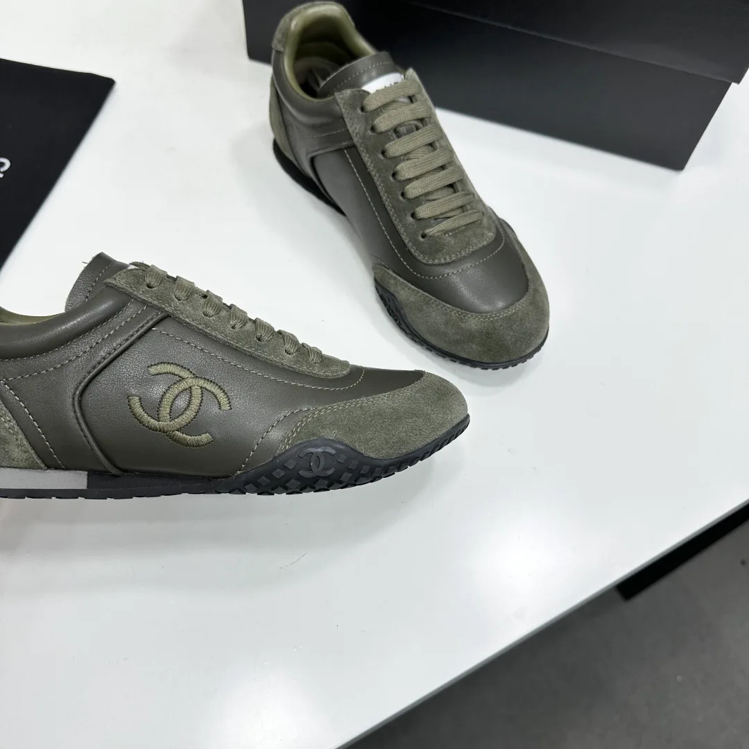 Кроссовки Женские Chanel 18083879
