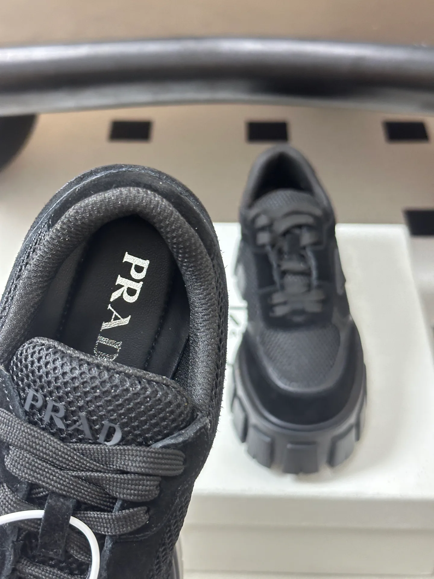 Кроссовки Женские Prada 18049583