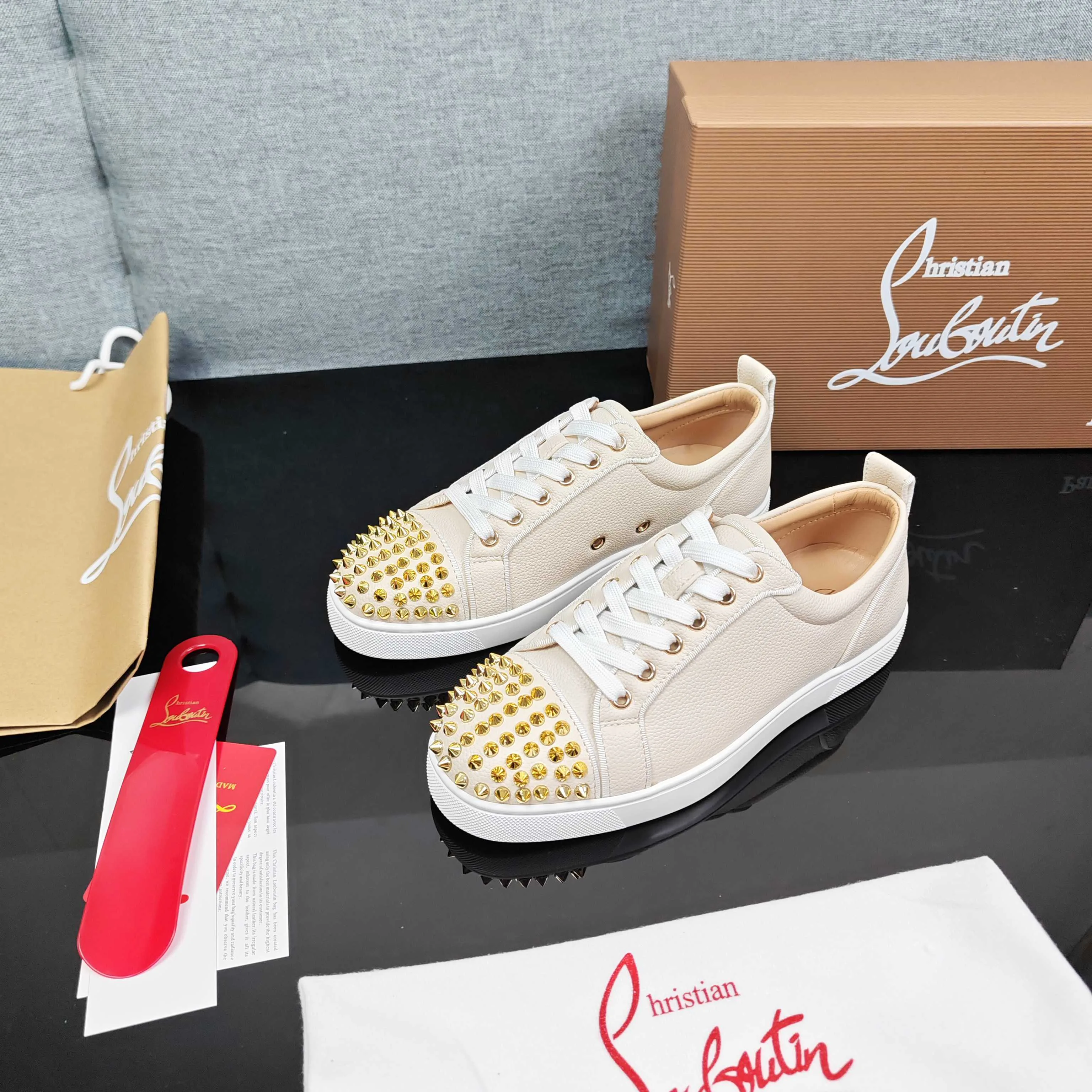 Кроссовки Женские Christian Louboutin 18039695