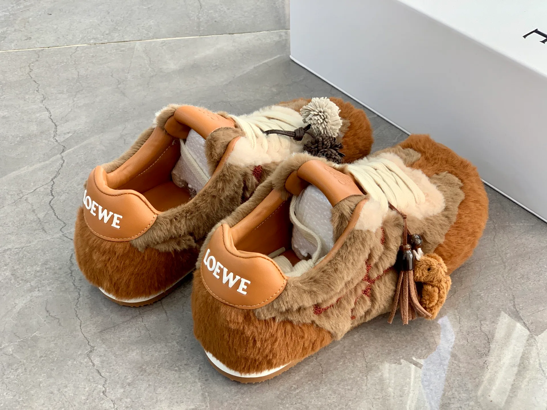 Кроссовки Женские Loewe 554123