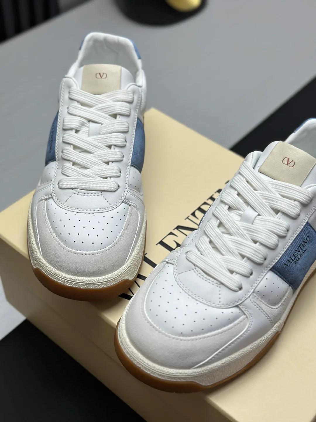 Кроссовки Женские Valentino 11707486