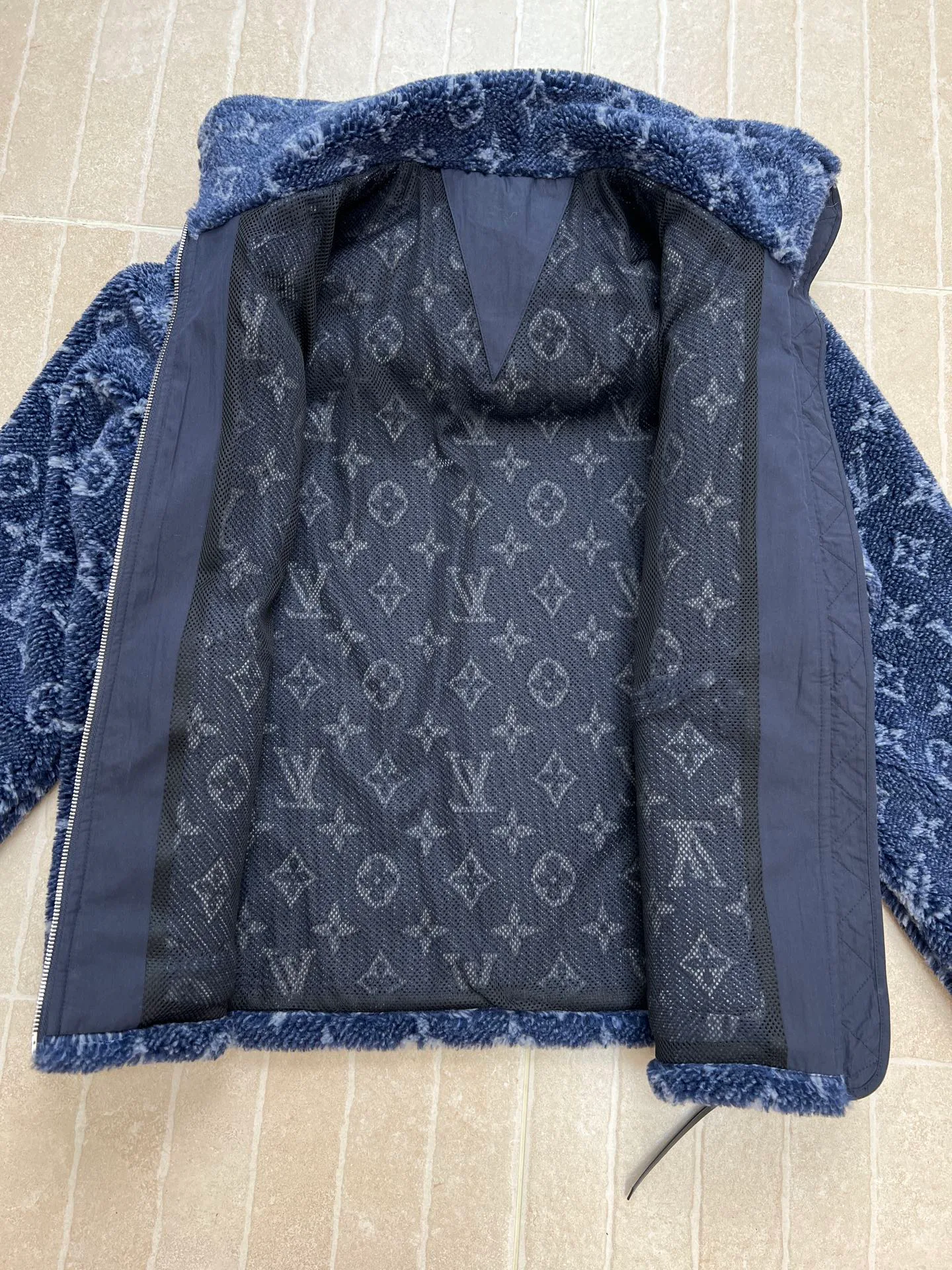 Куртки И Пуховики Женские Louis Vuitton 852479