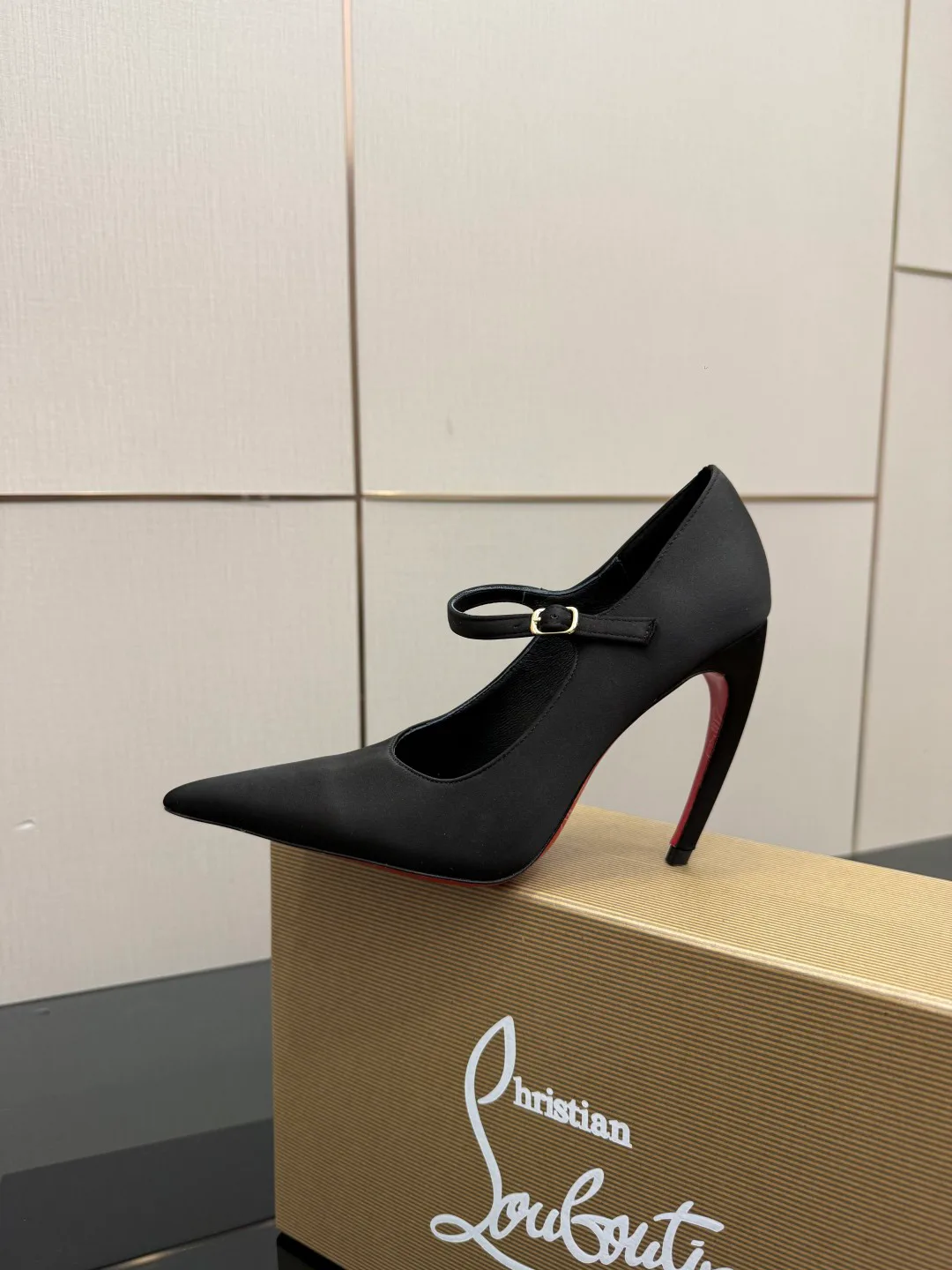 Туфли Женские Christian Louboutin 5052081