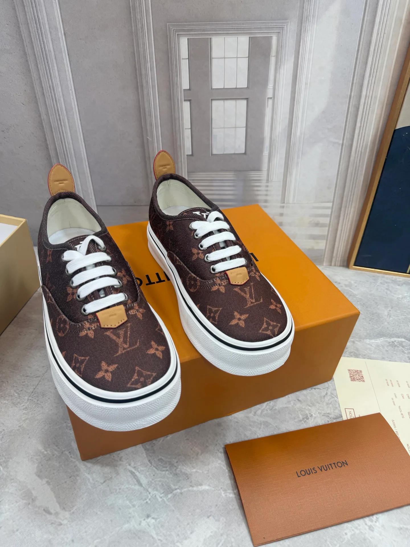 Кроссовки Мужские Louis Vuitton 18190082