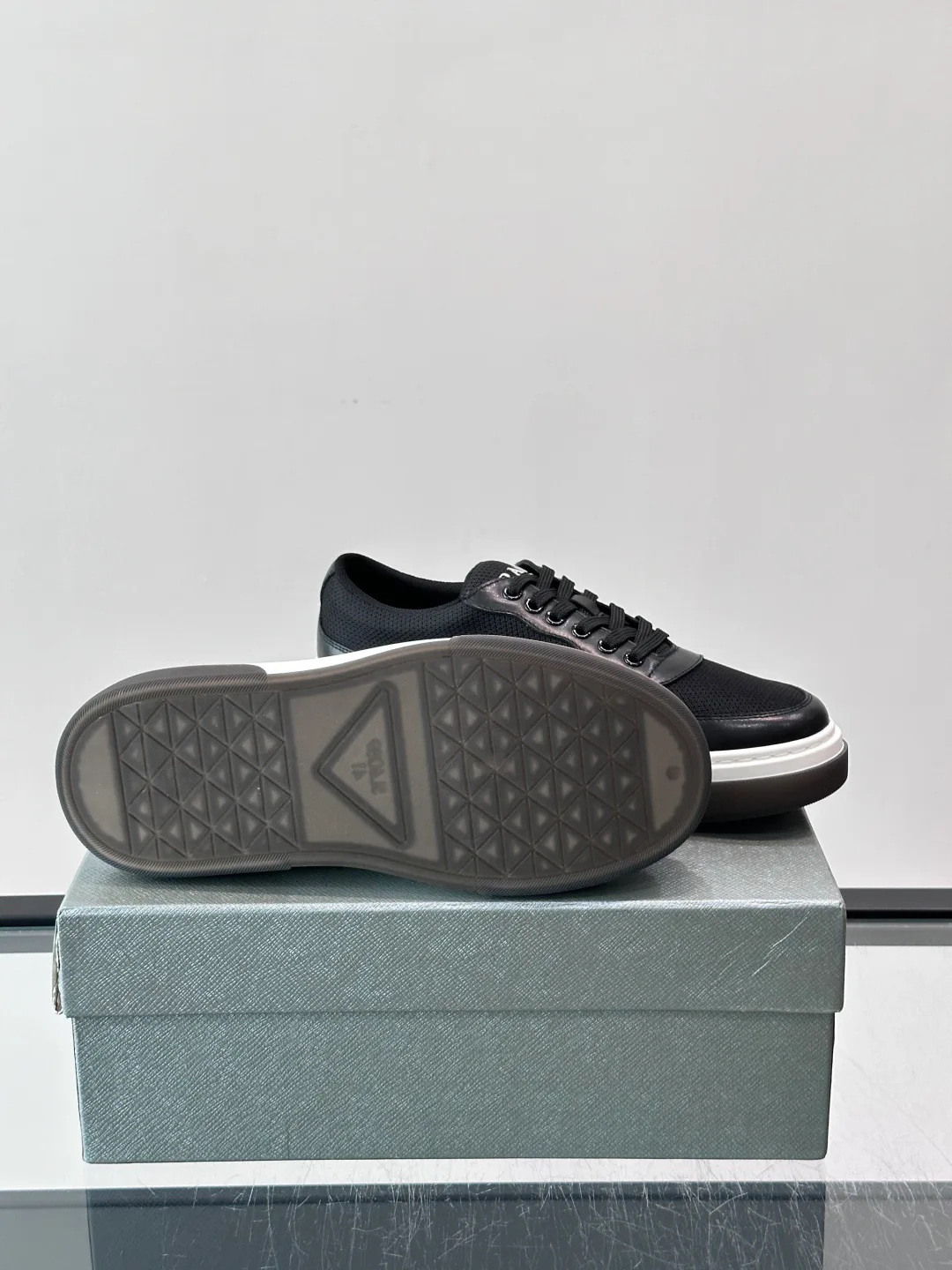 Кроссовки Мужские Prada 17913725