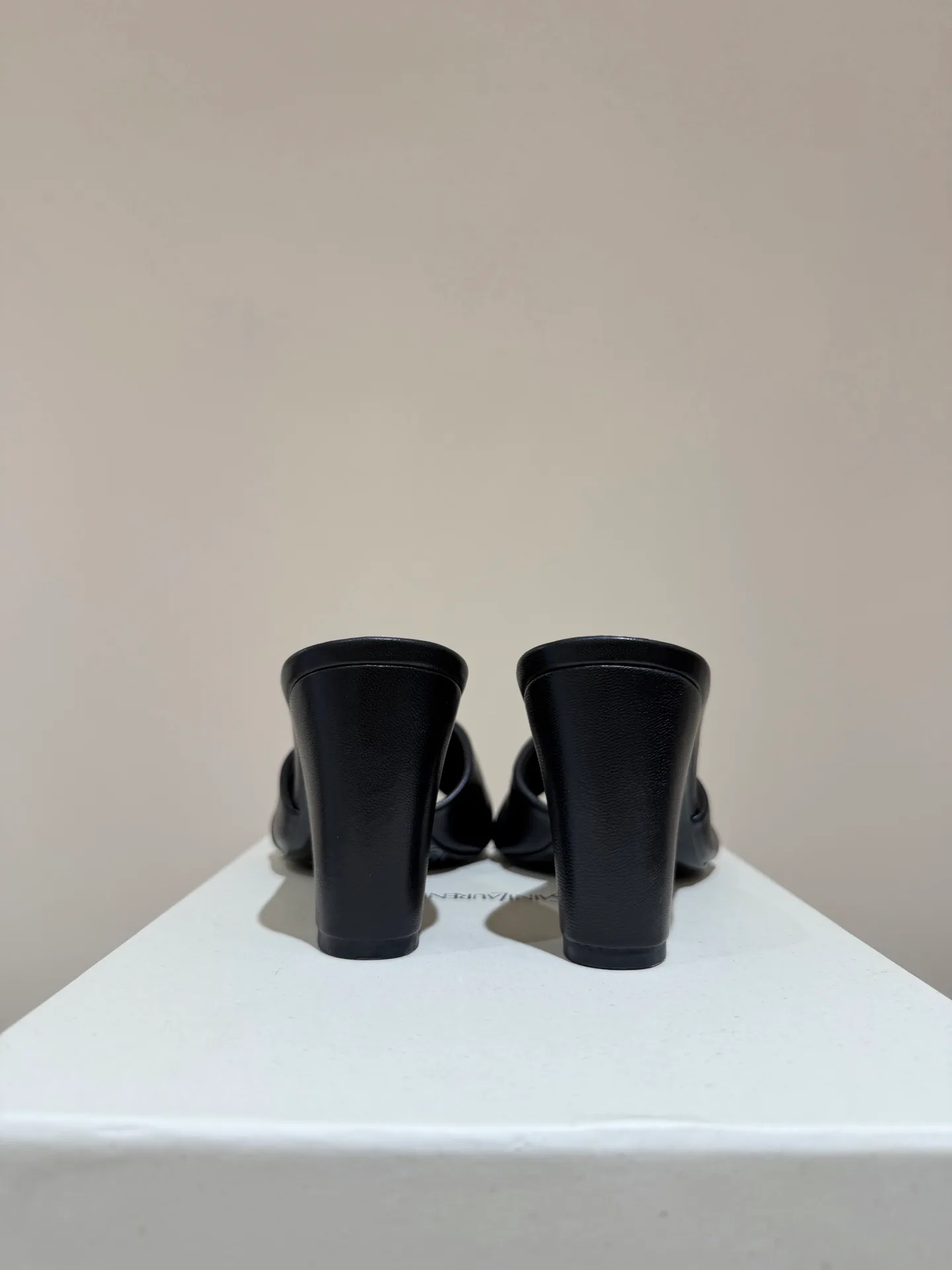Босоножки Женские Saint Laurent 11550622