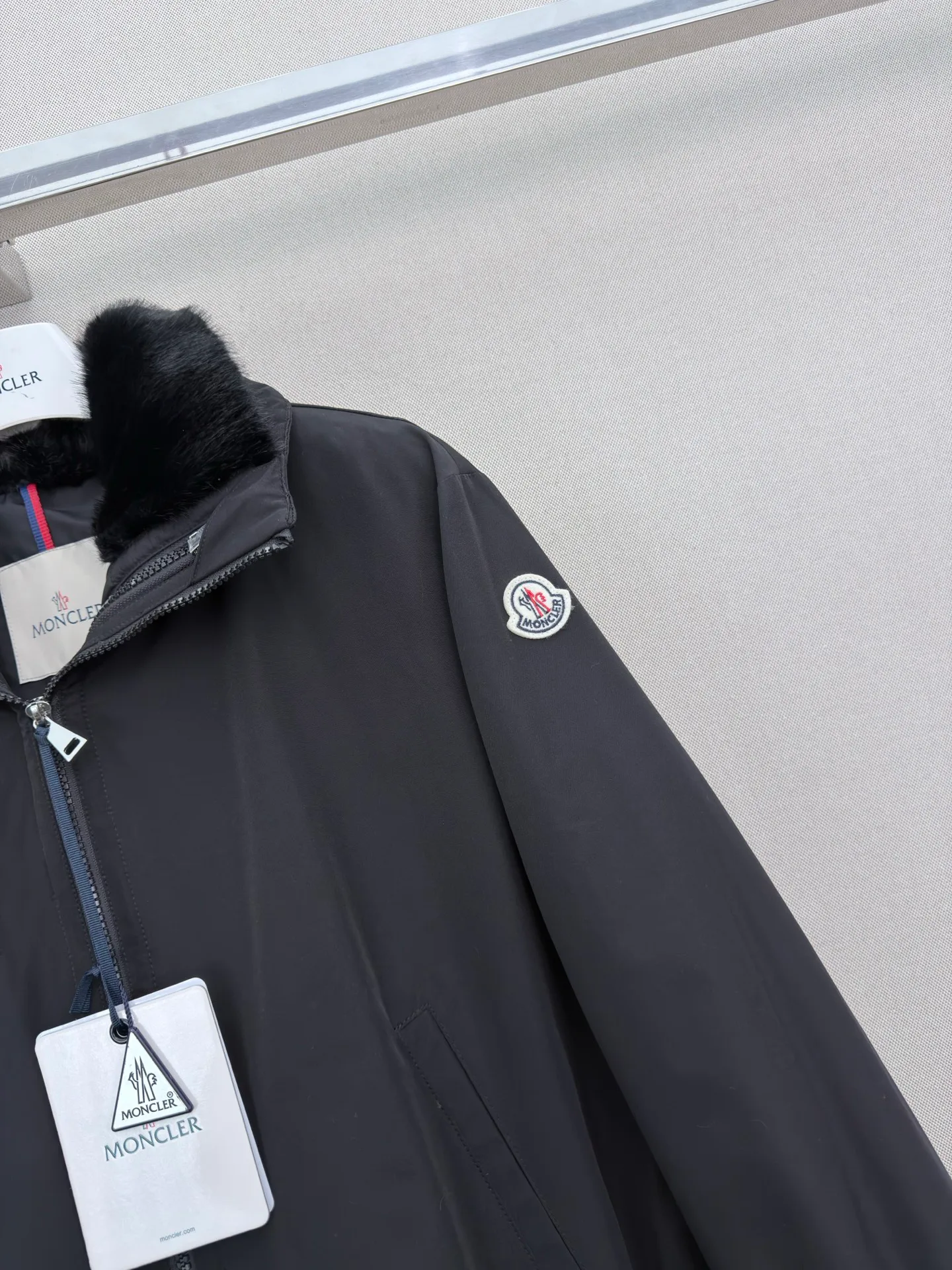 Куртки И Пуховики Женские Moncler 17919448